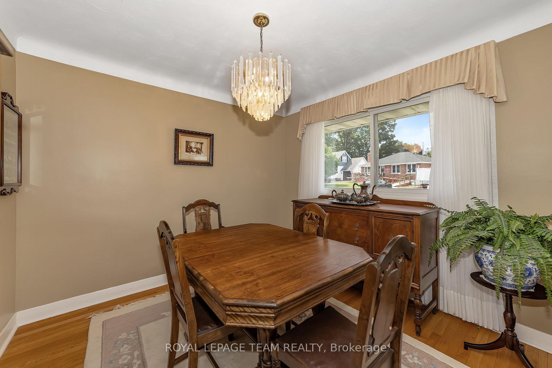 Photo 11 of 1830 Kerr Avenue, Ottawa, McKellar Heights — HOMEH