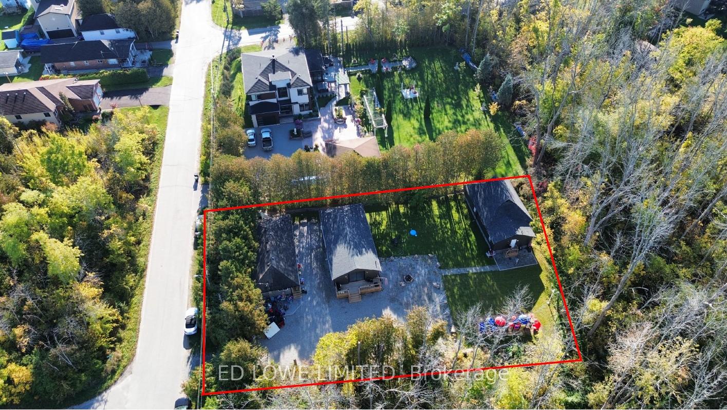 Photo 3 of 1020 Cumberland Street, Innisfil, Lefroy — HOMEH