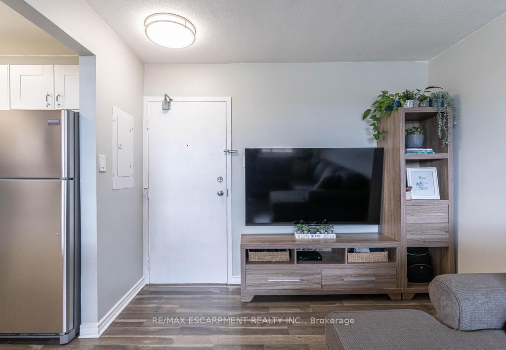 Photo 9 of Unit 407, 15 Nicklaus Drive, Hamilton, Vincent — HOMEH