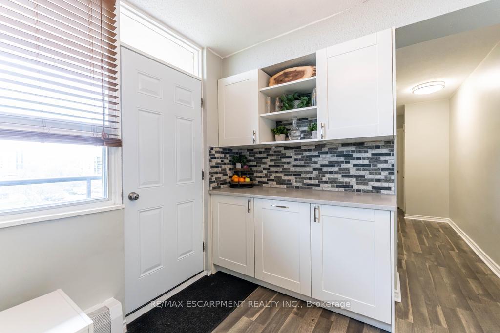 Photo 15 of Unit 407, 15 Nicklaus Drive, Hamilton, Vincent — HOMEH