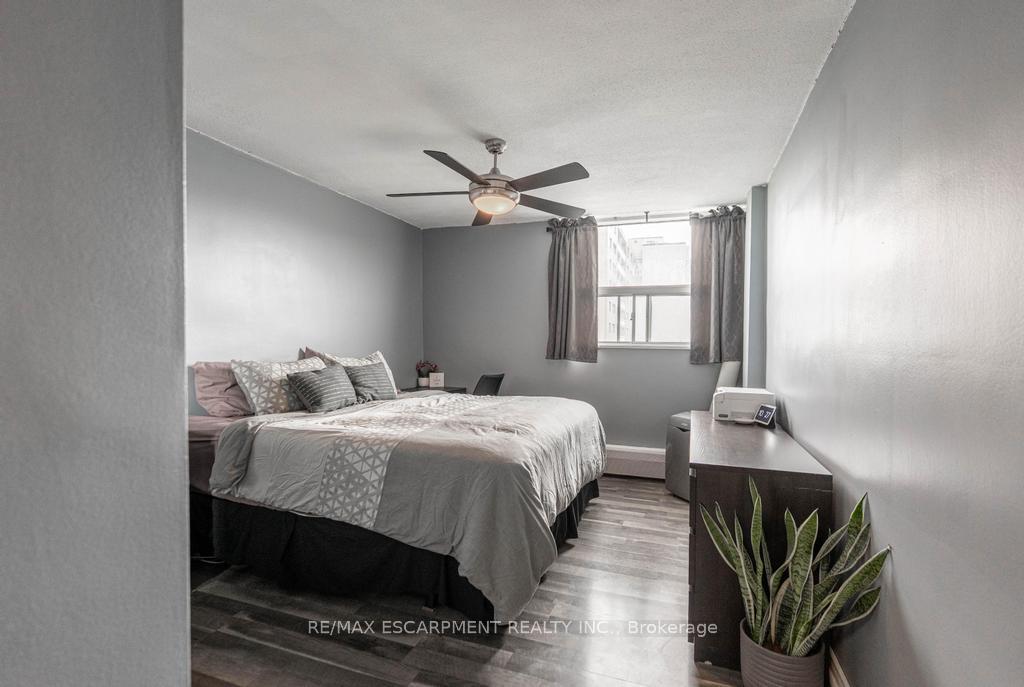 Photo 14 of Unit 407, 15 Nicklaus Drive, Hamilton, Vincent — HOMEH
