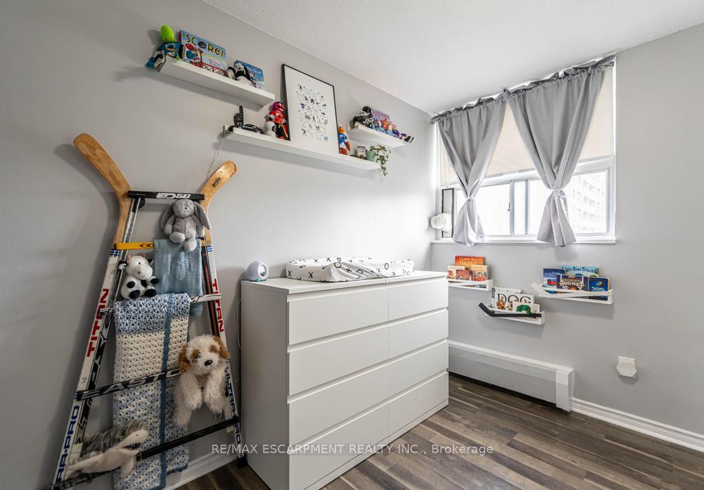 Photo 17 of Unit 407, 15 Nicklaus Drive, Hamilton, Vincent — HOMEH