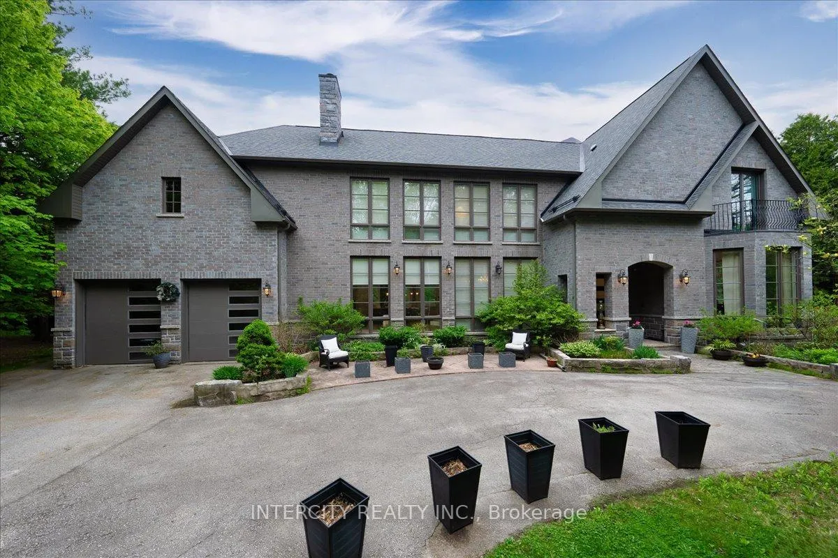 Front of 15600 7th Concession Road