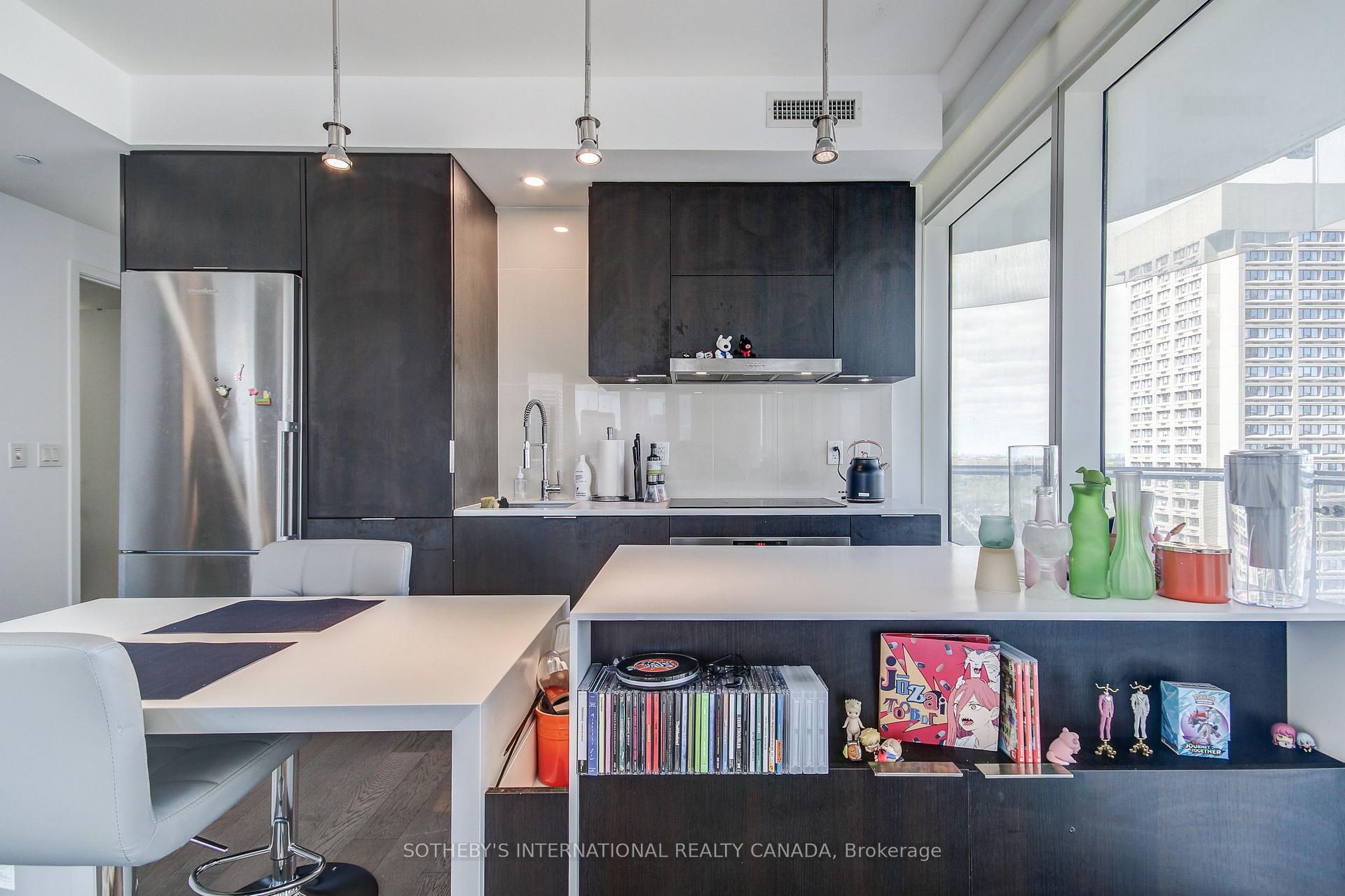 Front of Unit 2504, 1 Bloor Street E