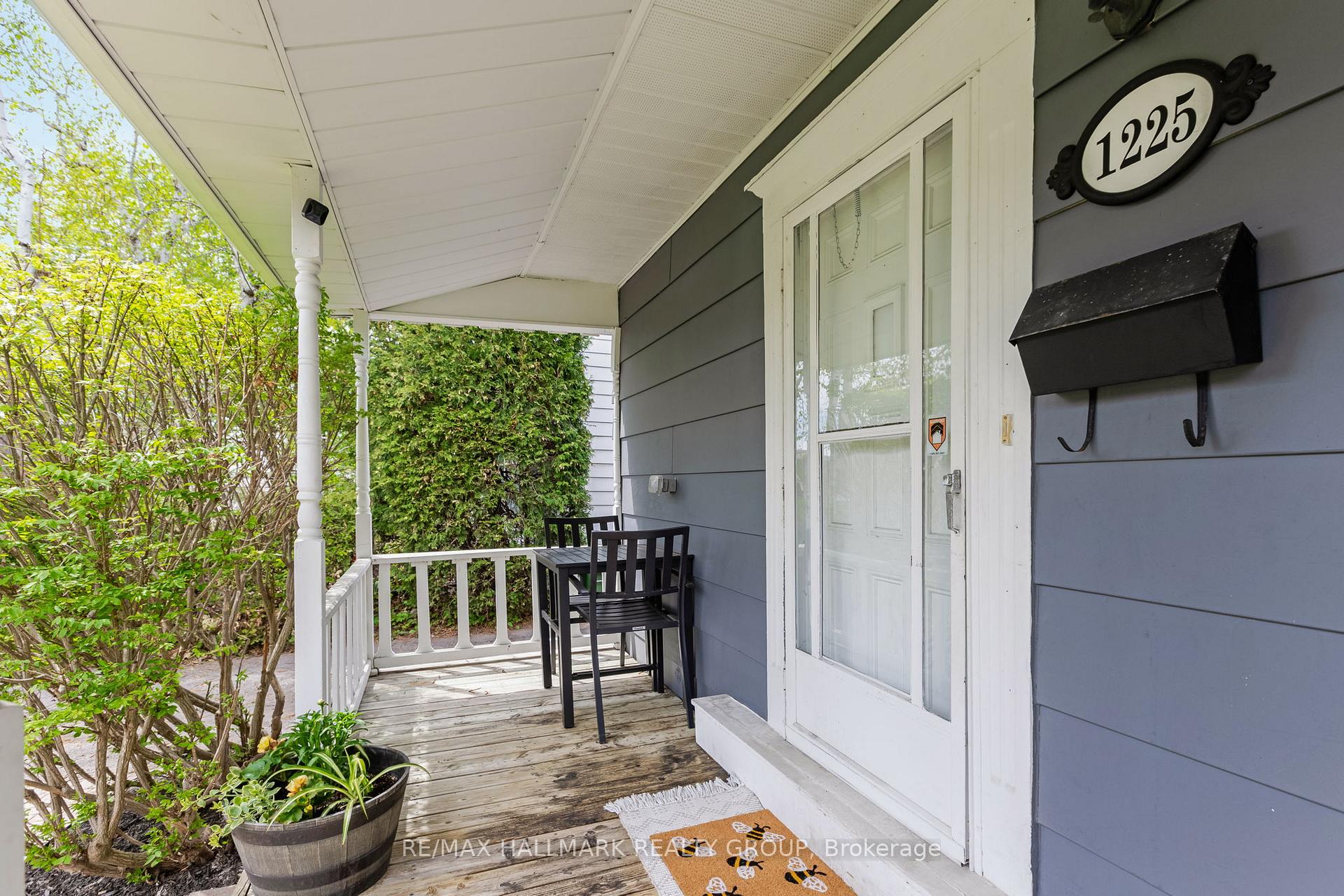 Photo 7 of 1225 Foxbar Avenue, Ottawa, Ellwood — HOMEH