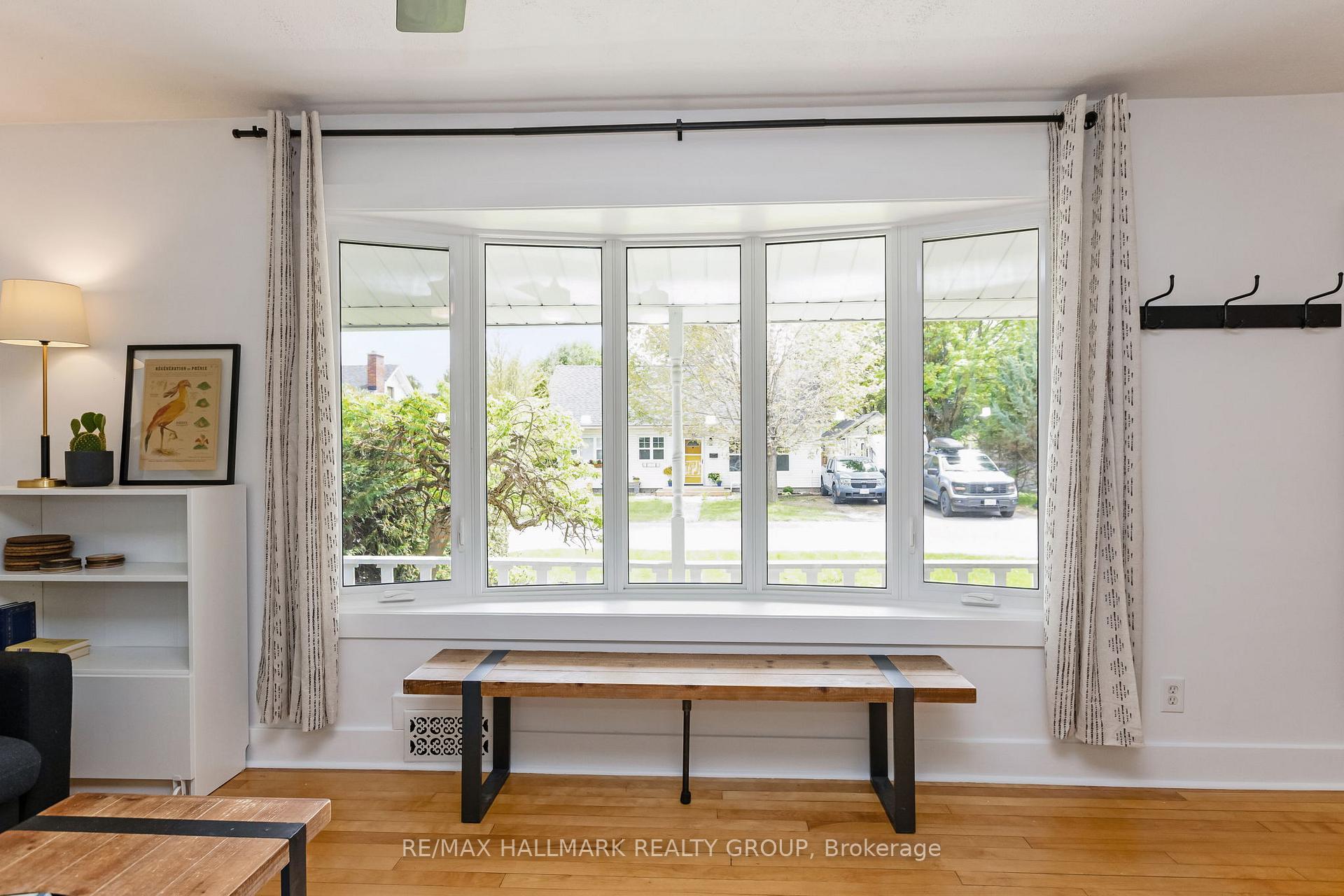 Photo 12 of 1225 Foxbar Avenue, Ottawa, Ellwood — HOMEH