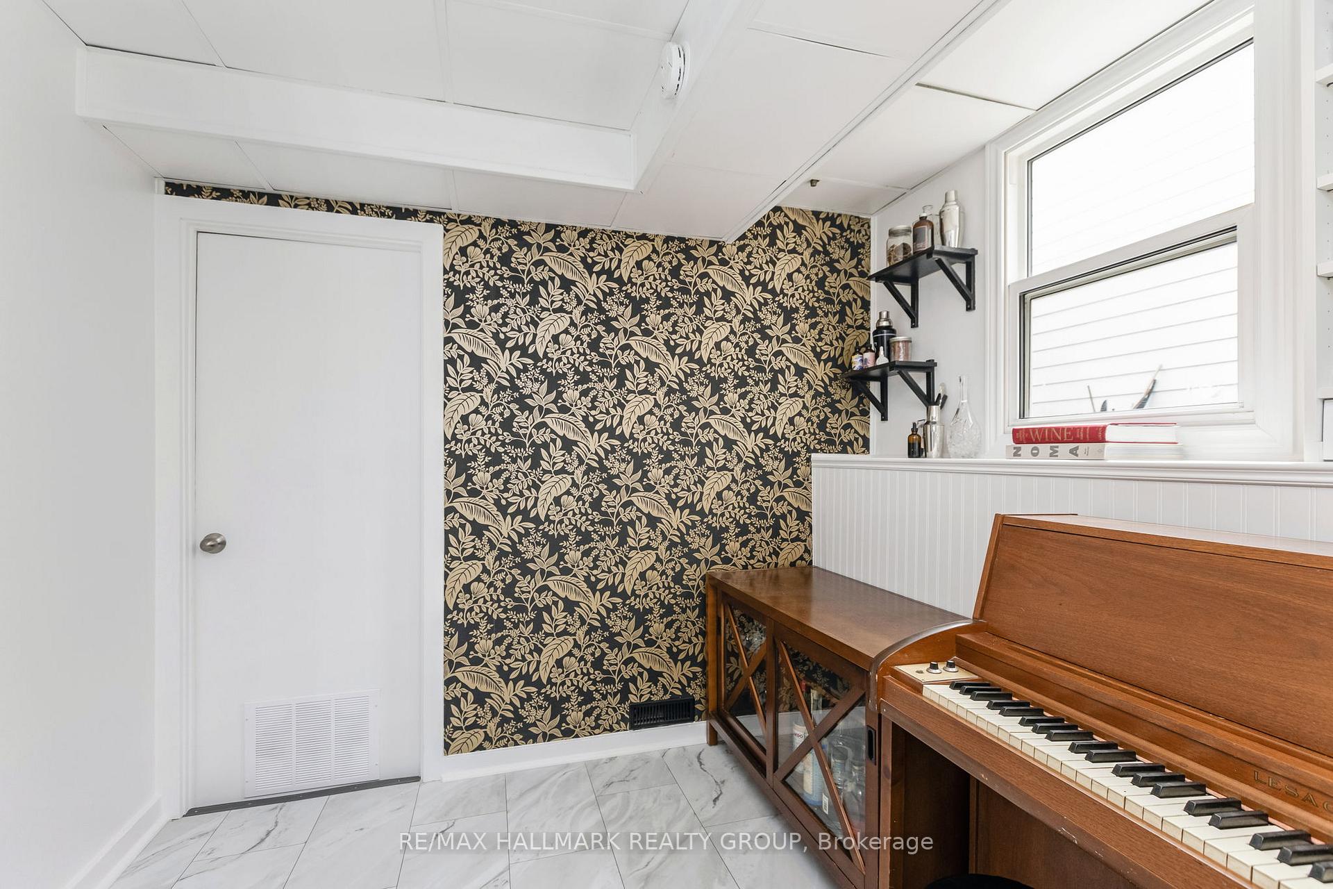 Photo 24 of 1225 Foxbar Avenue, Ottawa, Ellwood — HOMEH