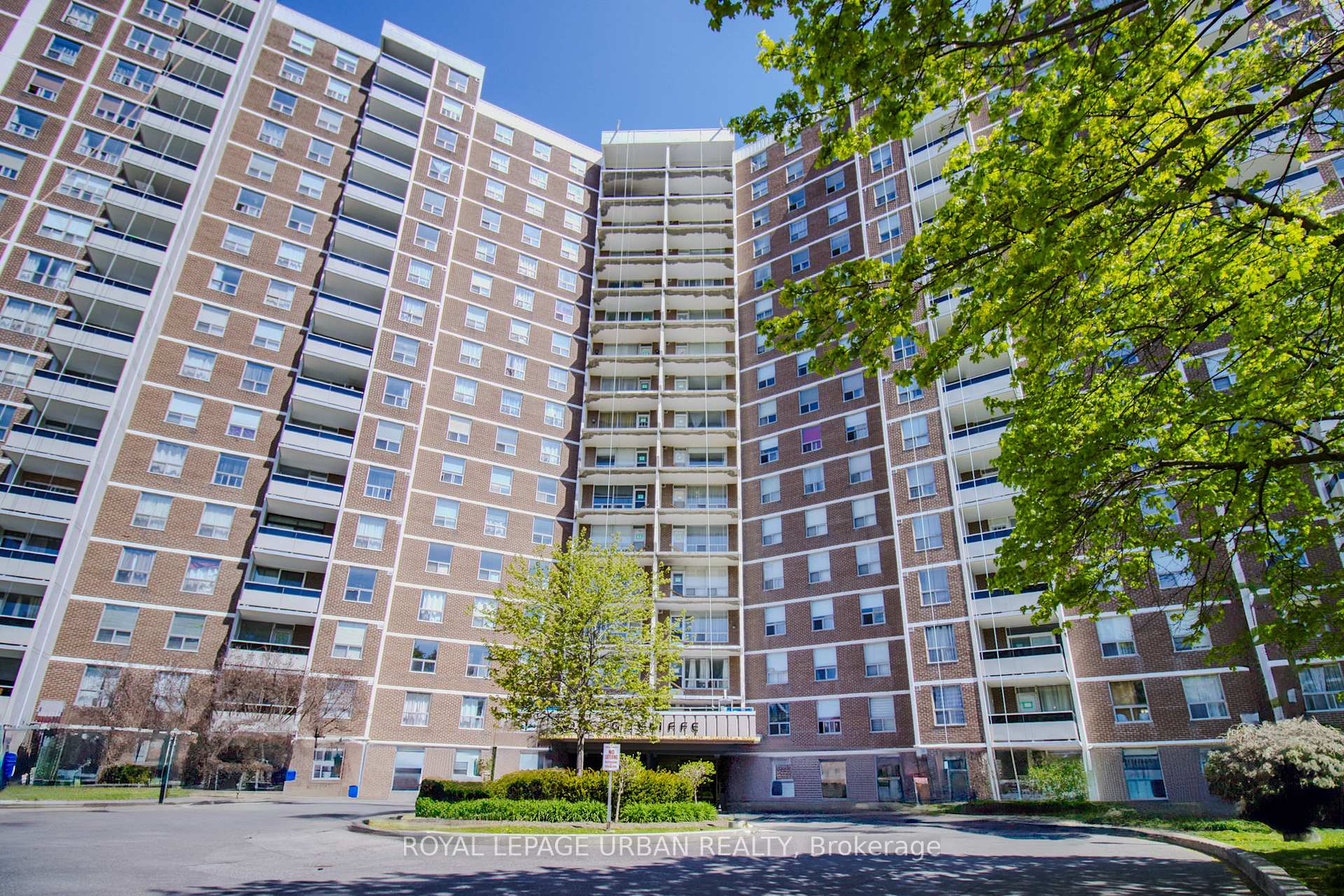 Photo 4 of Unit PH10, 20 Edgecliff Golfway, Toronto, Flemingdon Park — HOMEH