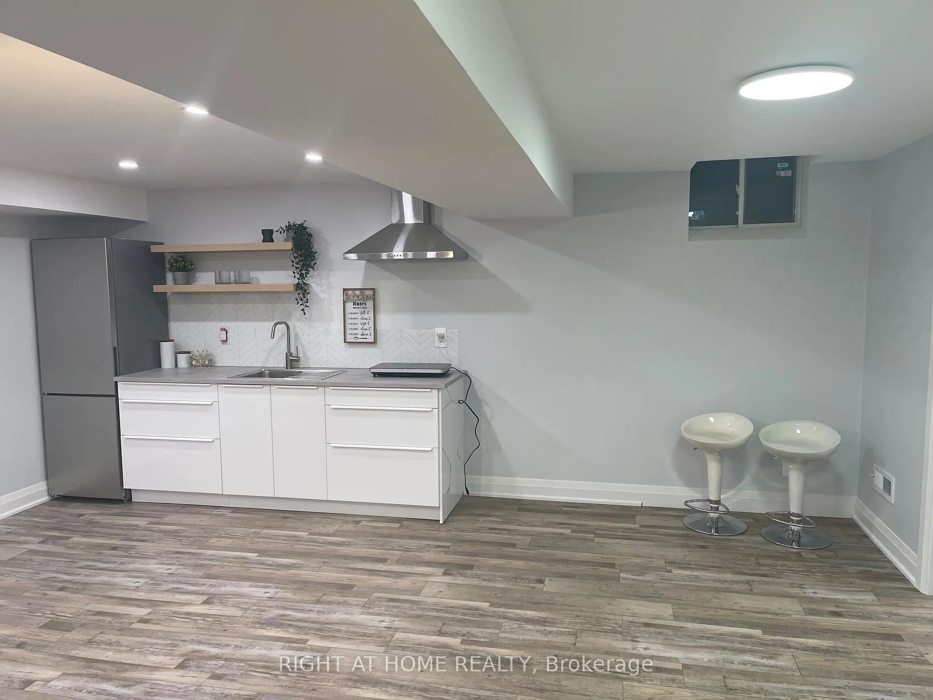 Photo 1 of 24 Stoneridge Court, Hamilton, Falkirk — HOMEH
