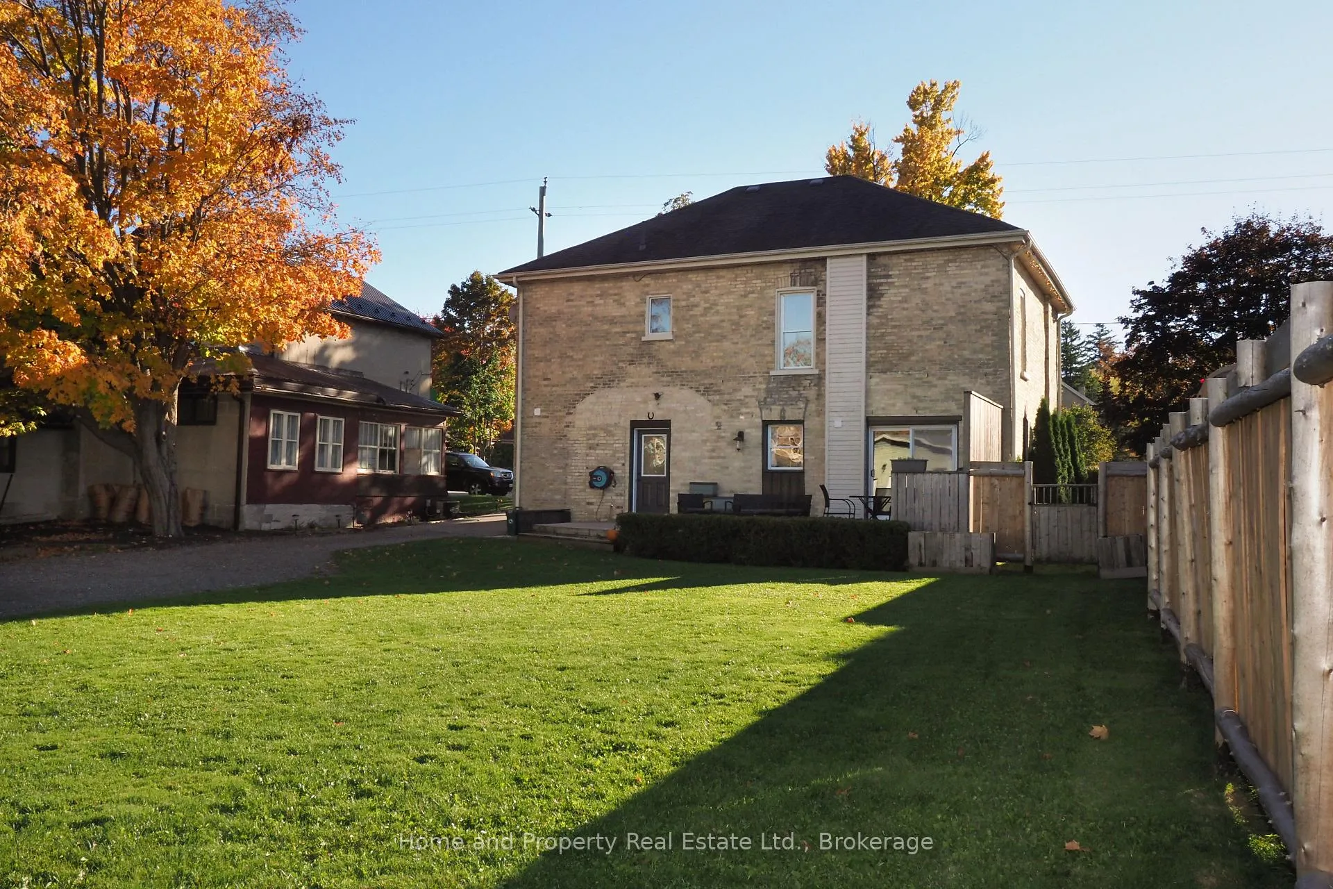 Photo 5 of 26 Main Street E, Mapleton, Rural Mapleton — HOMEH