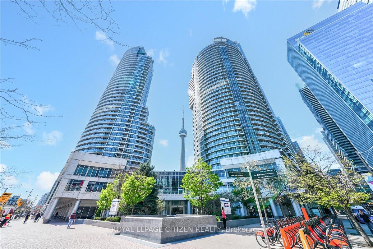 Photo 3 of Unit 1902, 208 Queens Quay W, Toronto, Waterfront Communities — HOMEH
