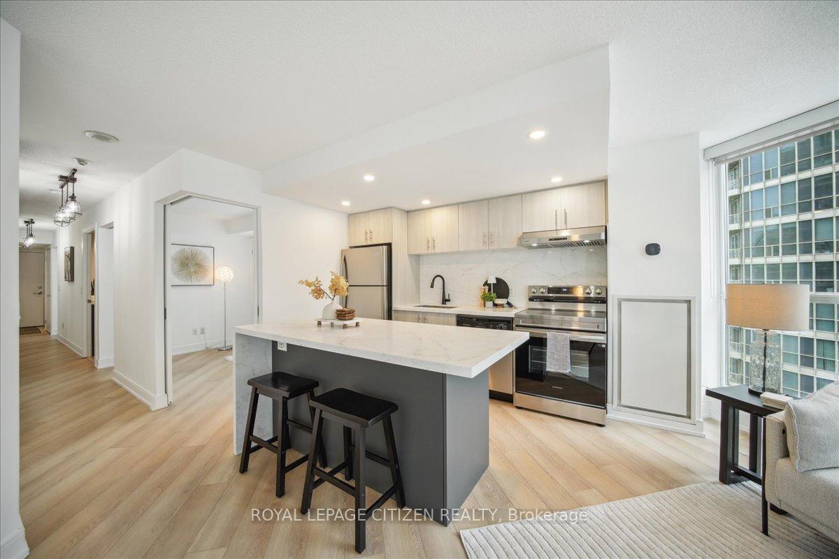 Photo 8 of Unit 1902, 208 Queens Quay W, Toronto, Waterfront Communities — HOMEH