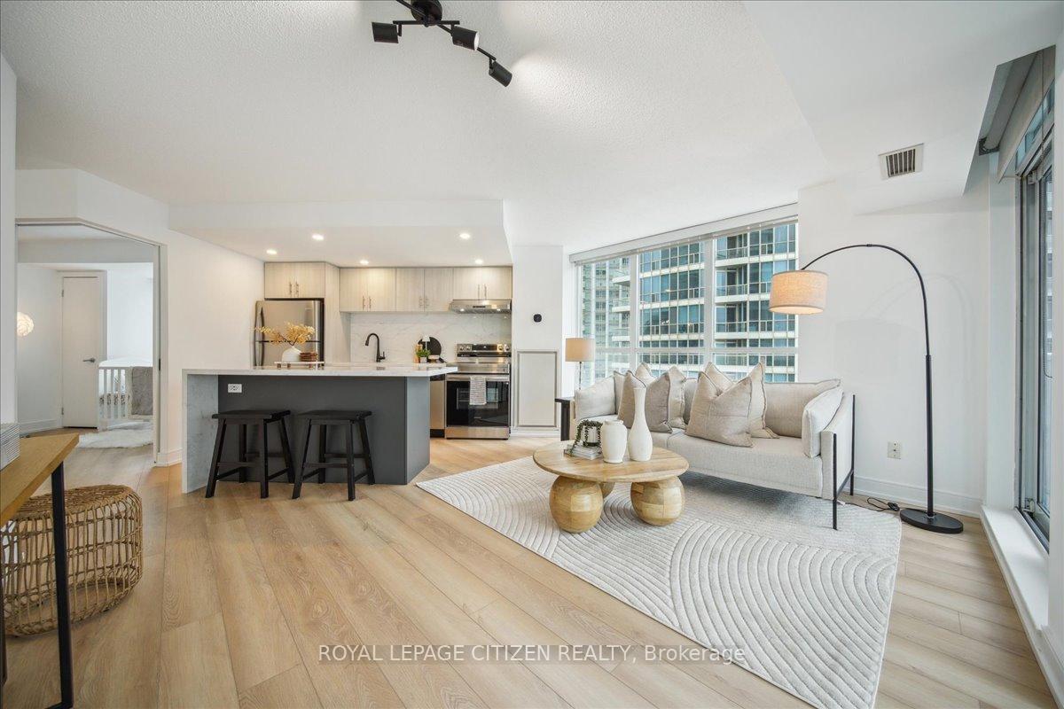 Photo 16 of Unit 1902, 208 Queens Quay W, Toronto, Waterfront Communities — HOMEH