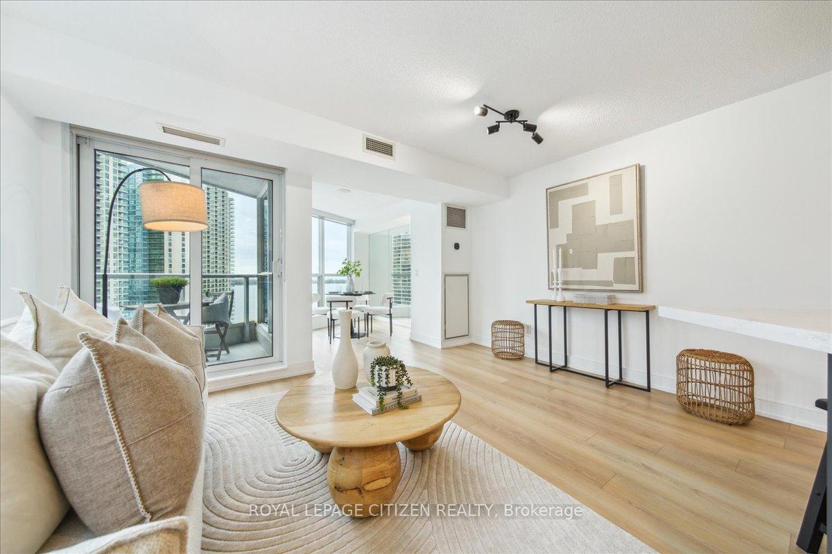 Photo 24 of Unit 1902, 208 Queens Quay W, Toronto, Waterfront Communities — HOMEH