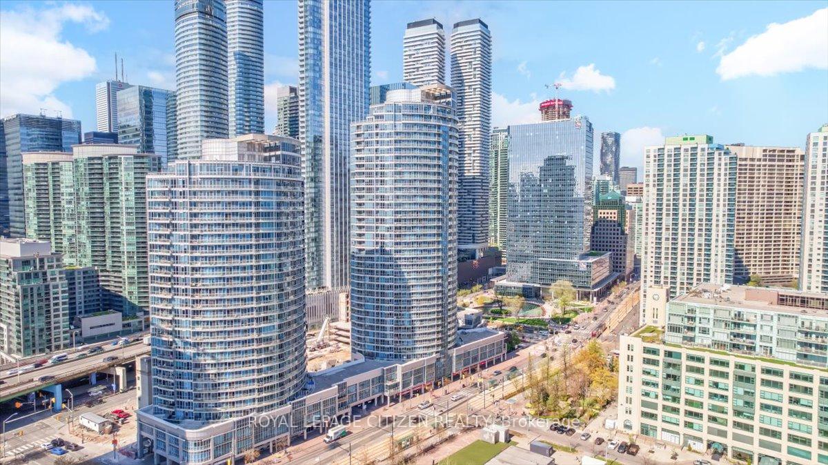 Photo 39 of Unit 1902, 208 Queens Quay W, Toronto, Waterfront Communities — HOMEH