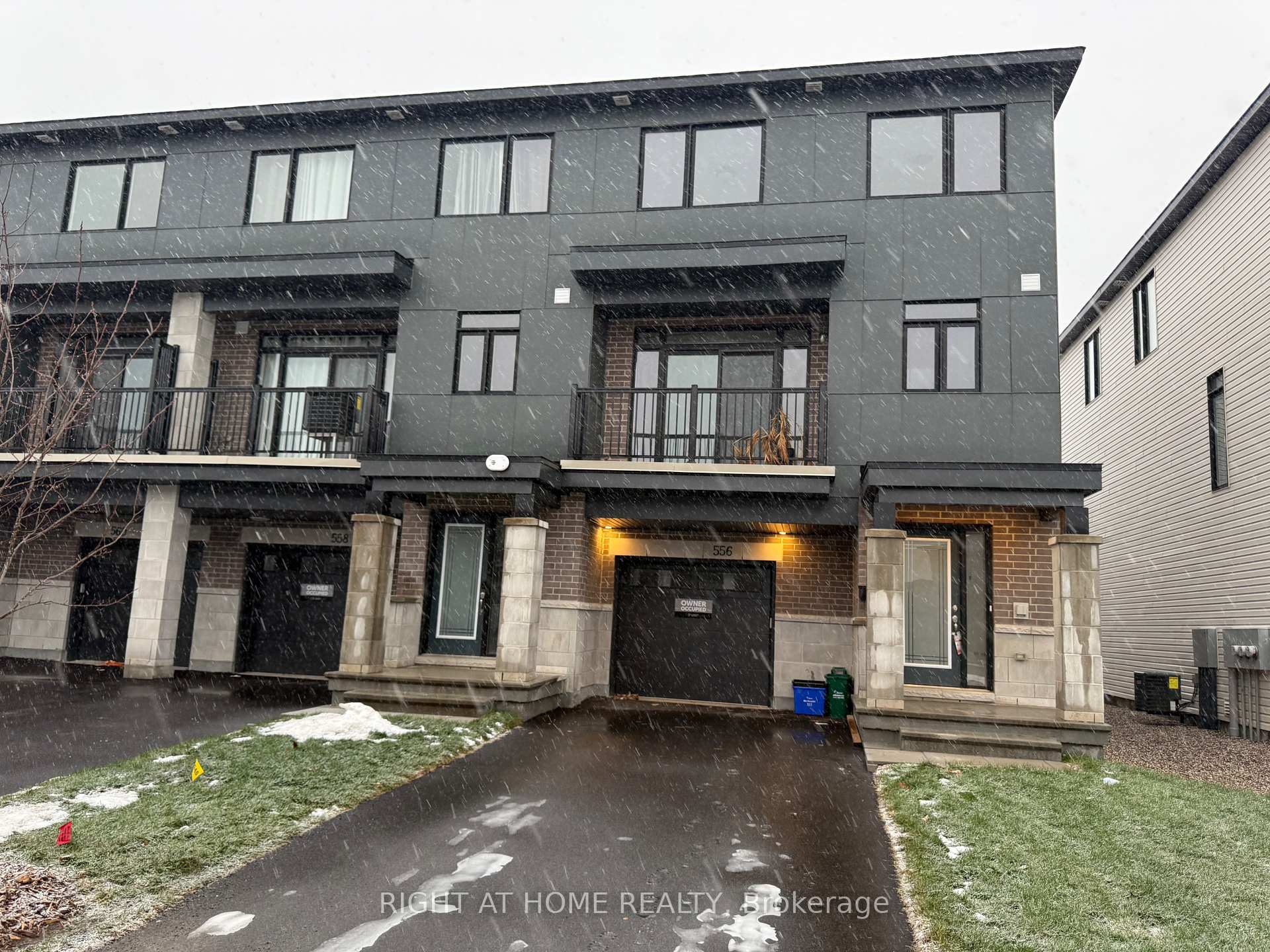 Front of 556 Tahoe Heights