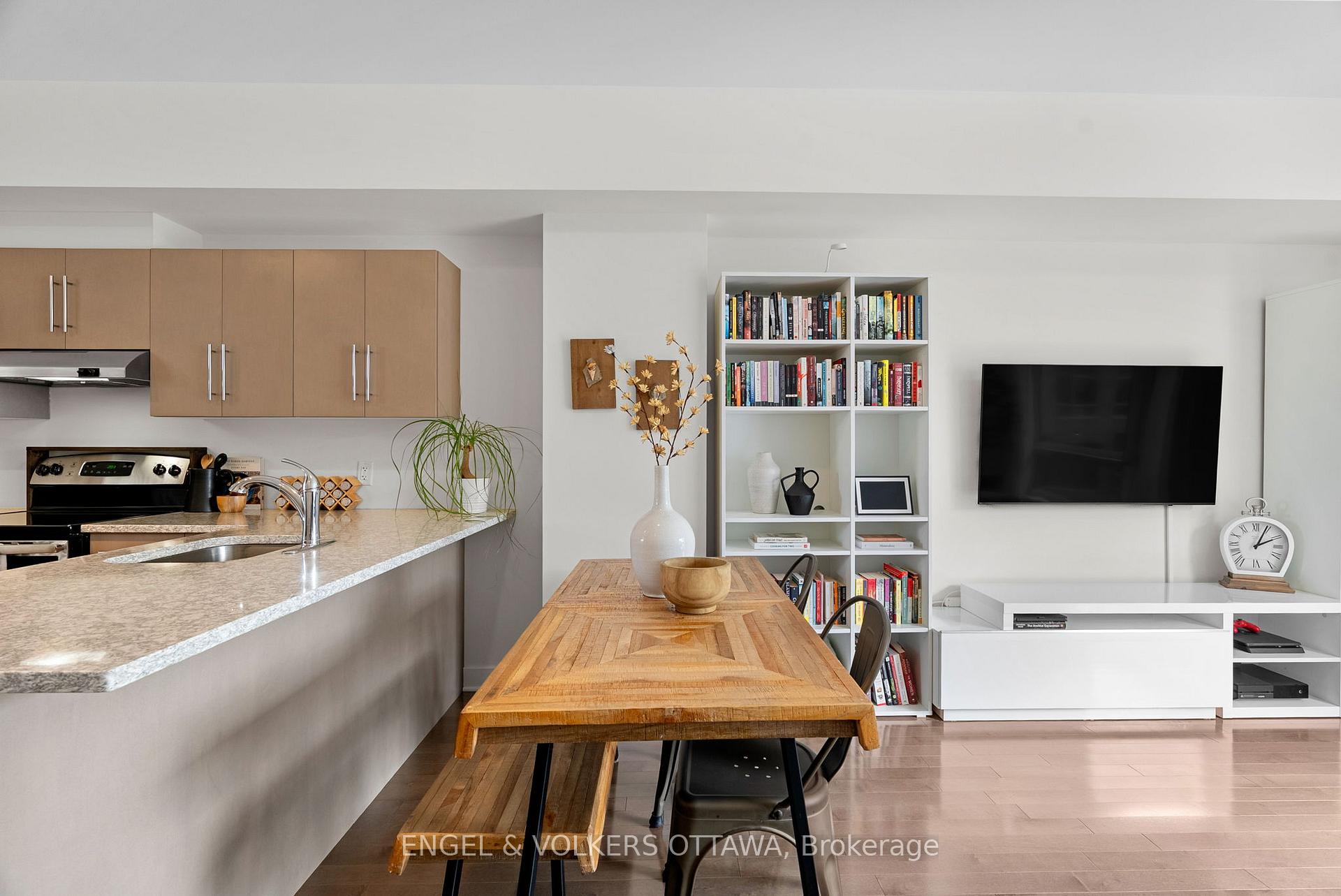 Photo 16 of 602 Terravita Private, Ottawa, Windsor Park Village — HOMEH
