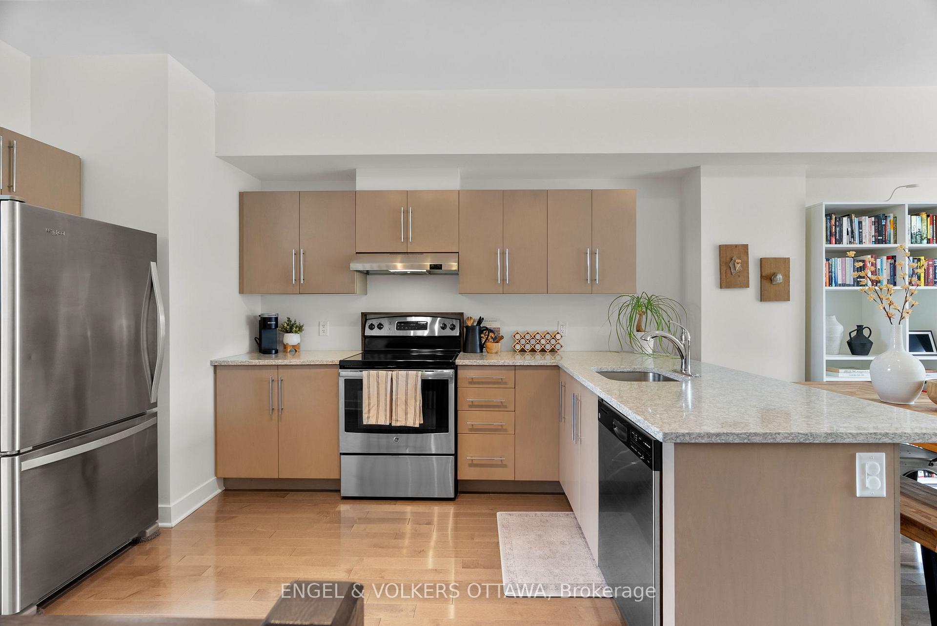 Photo 17 of 602 Terravita Private, Ottawa, Windsor Park Village — HOMEH