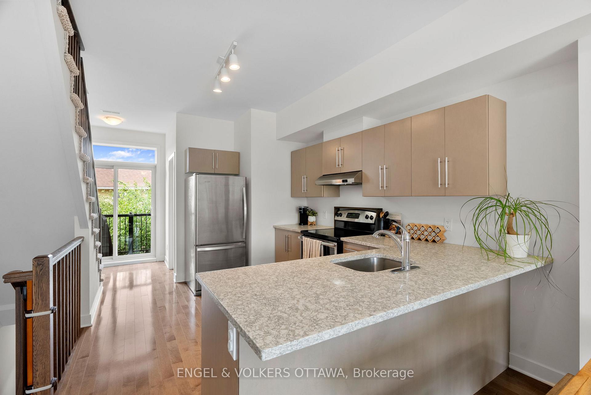 Photo 19 of 602 Terravita Private, Ottawa, Windsor Park Village — HOMEH