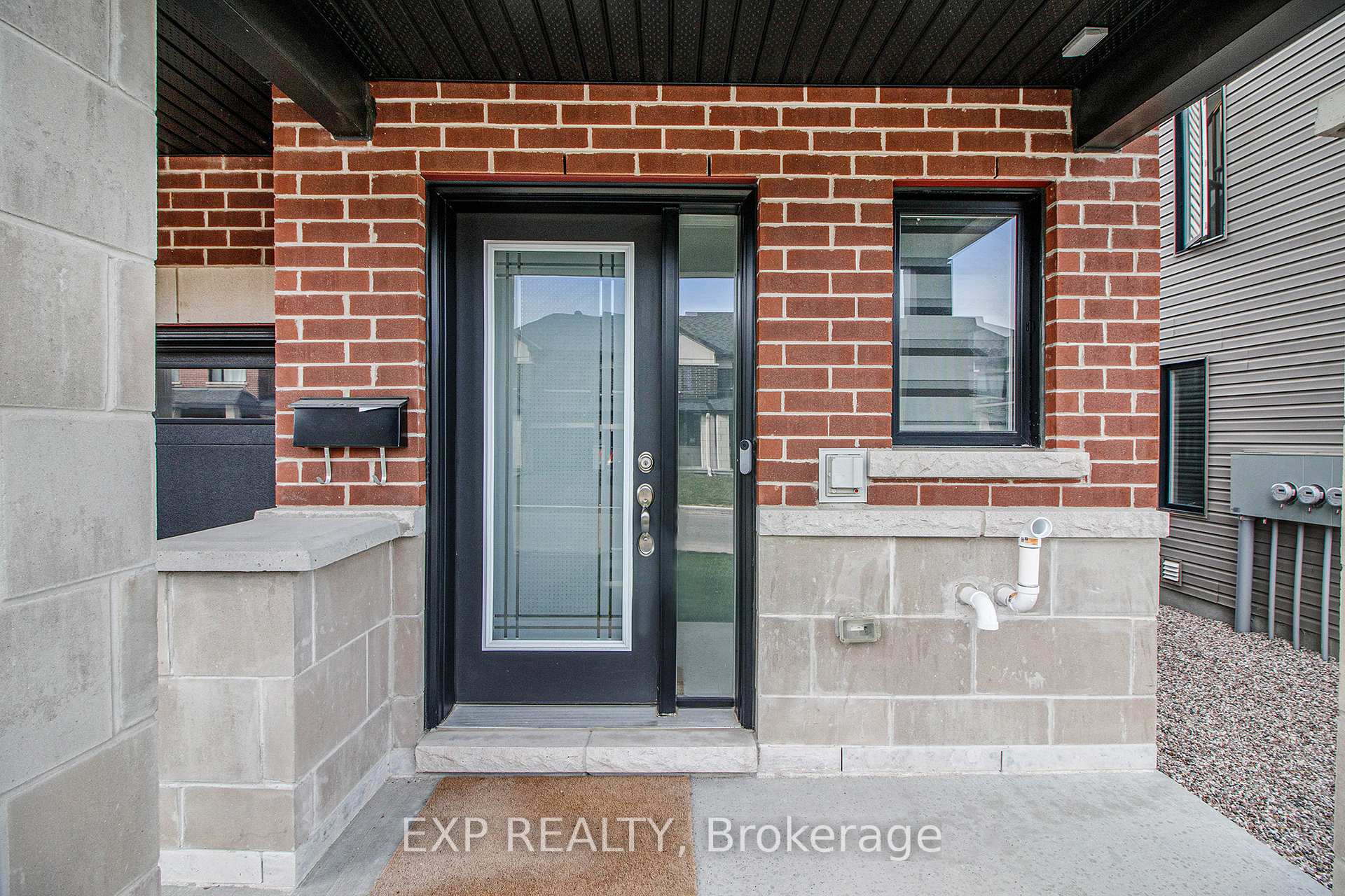 Photo 3 of 562 Tahoe Heights, Ottawa, Leitrim — HOMEH