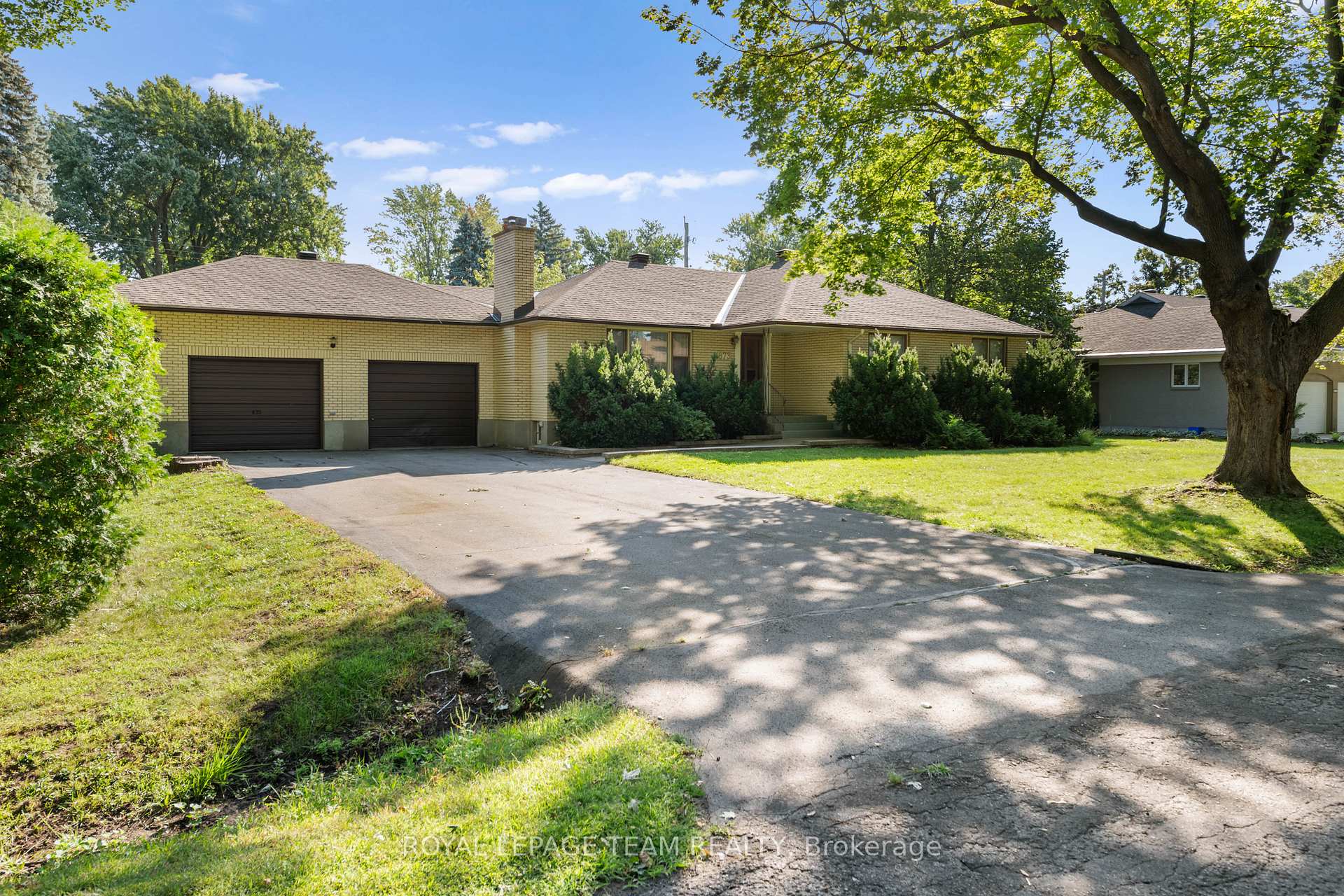 Photo 2 of 873 Dunlevie Avenue, Ottawa, McKellar Heights/Glabar Park — HOMEH