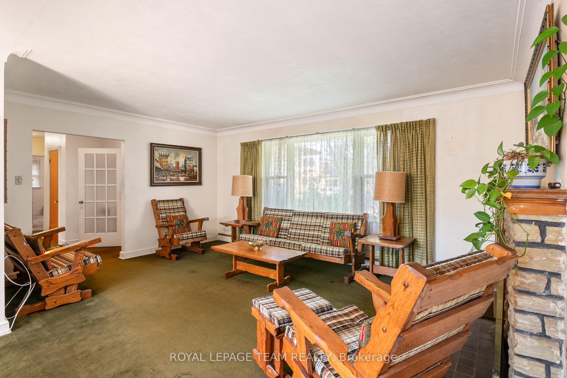 Photo 8 of 873 Dunlevie Avenue, Ottawa, McKellar Heights/Glabar Park — HOMEH