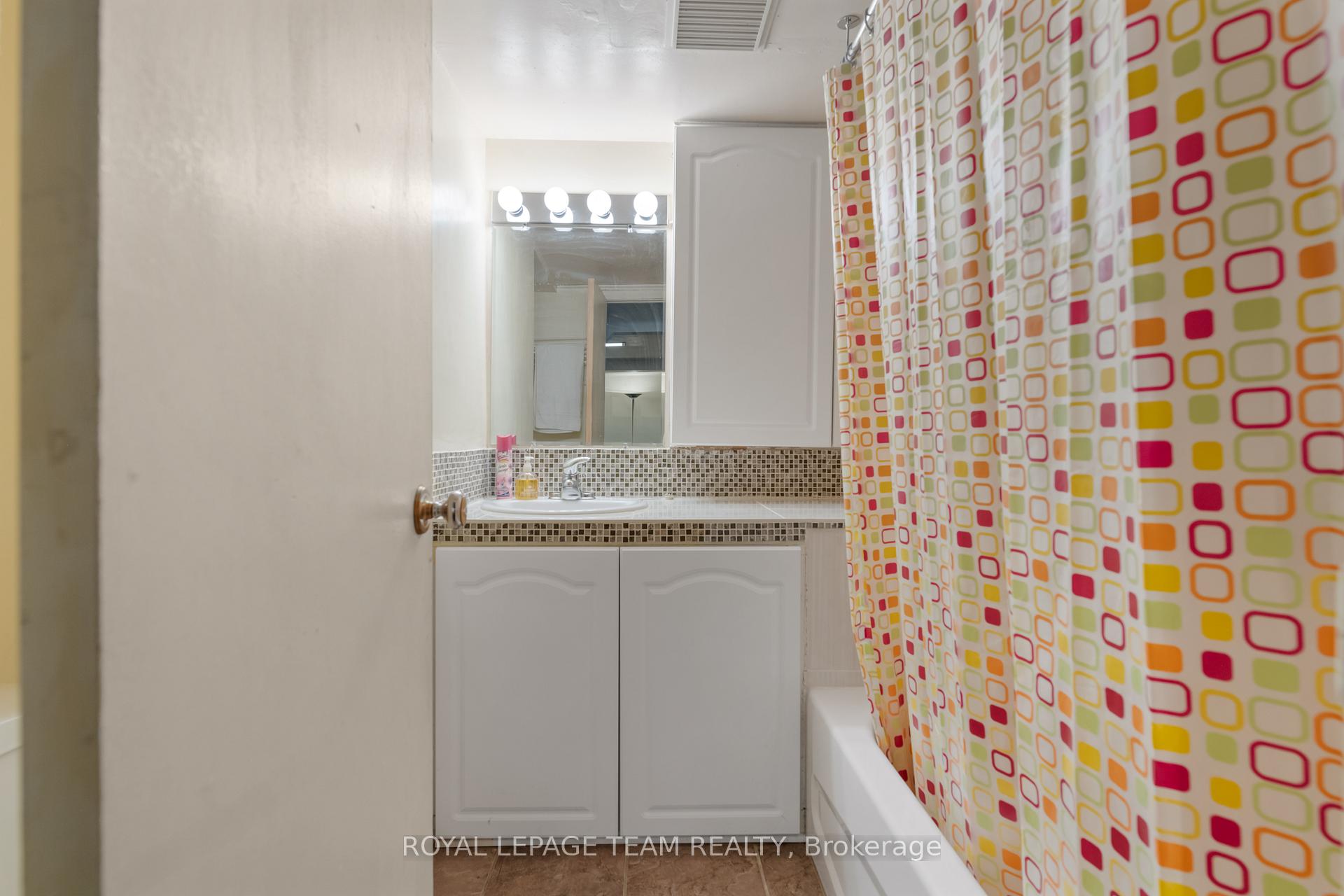 Photo 20 of 873 Dunlevie Avenue, Ottawa, McKellar Heights/Glabar Park — HOMEH