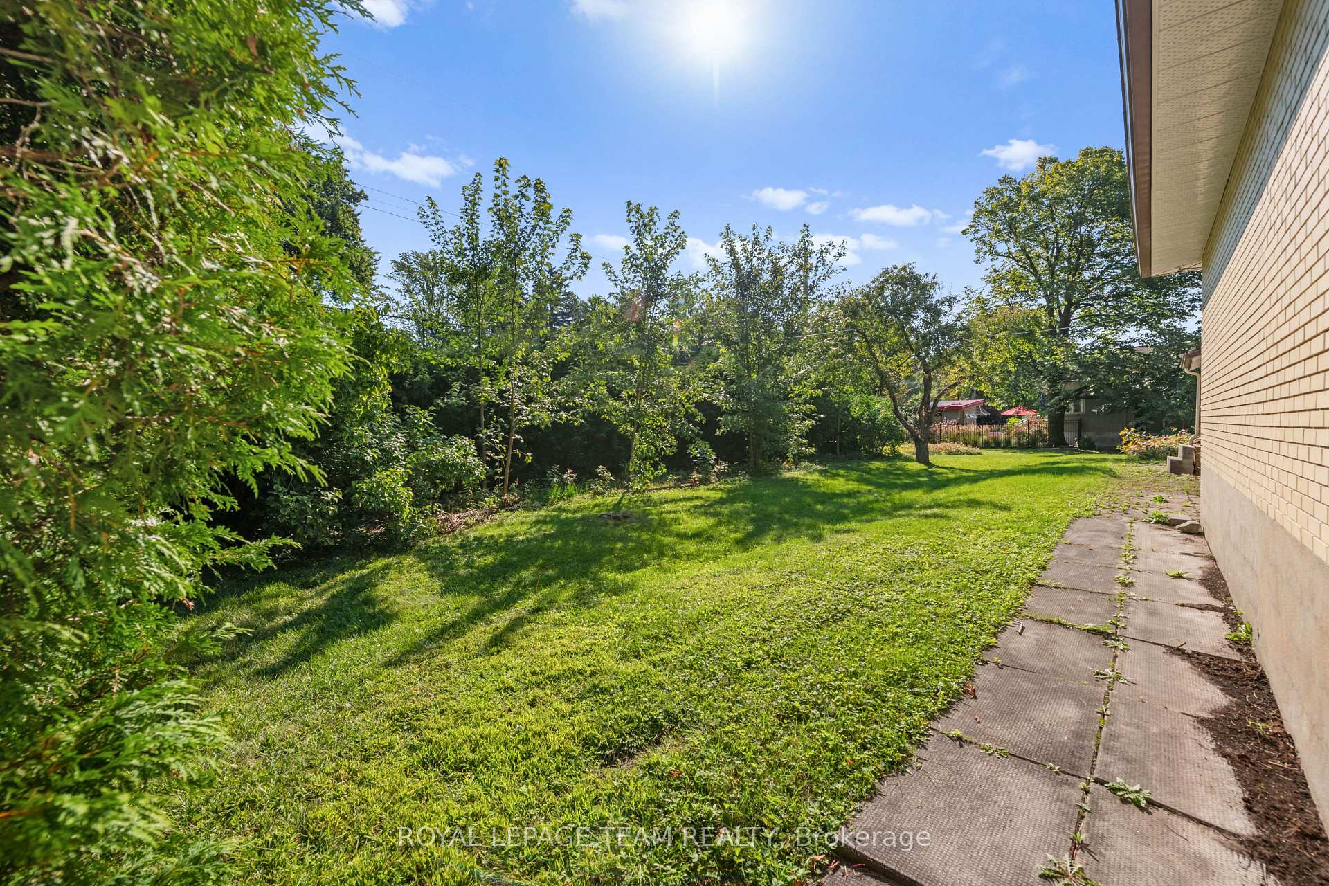 Photo 21 of 873 Dunlevie Avenue, Ottawa, McKellar Heights/Glabar Park — HOMEH