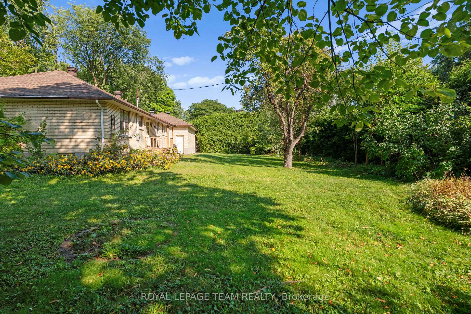Photo 23 of 873 Dunlevie Avenue, Ottawa, McKellar Heights/Glabar Park — HOMEH
