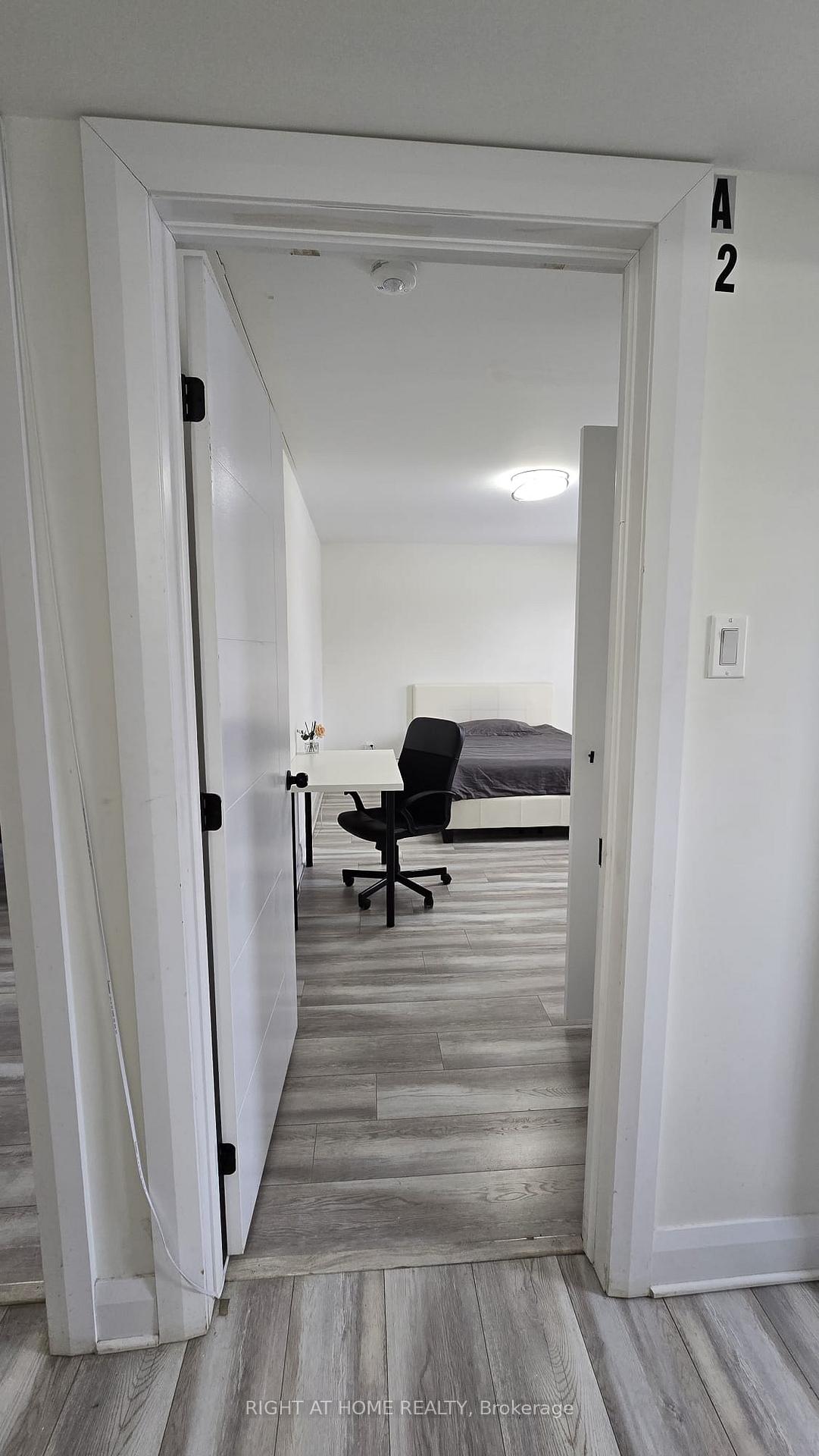 Photo 14 of 1558-1562 Baseline Road, Ottawa, Meadowlands/St. Claire Gardens — HOMEH