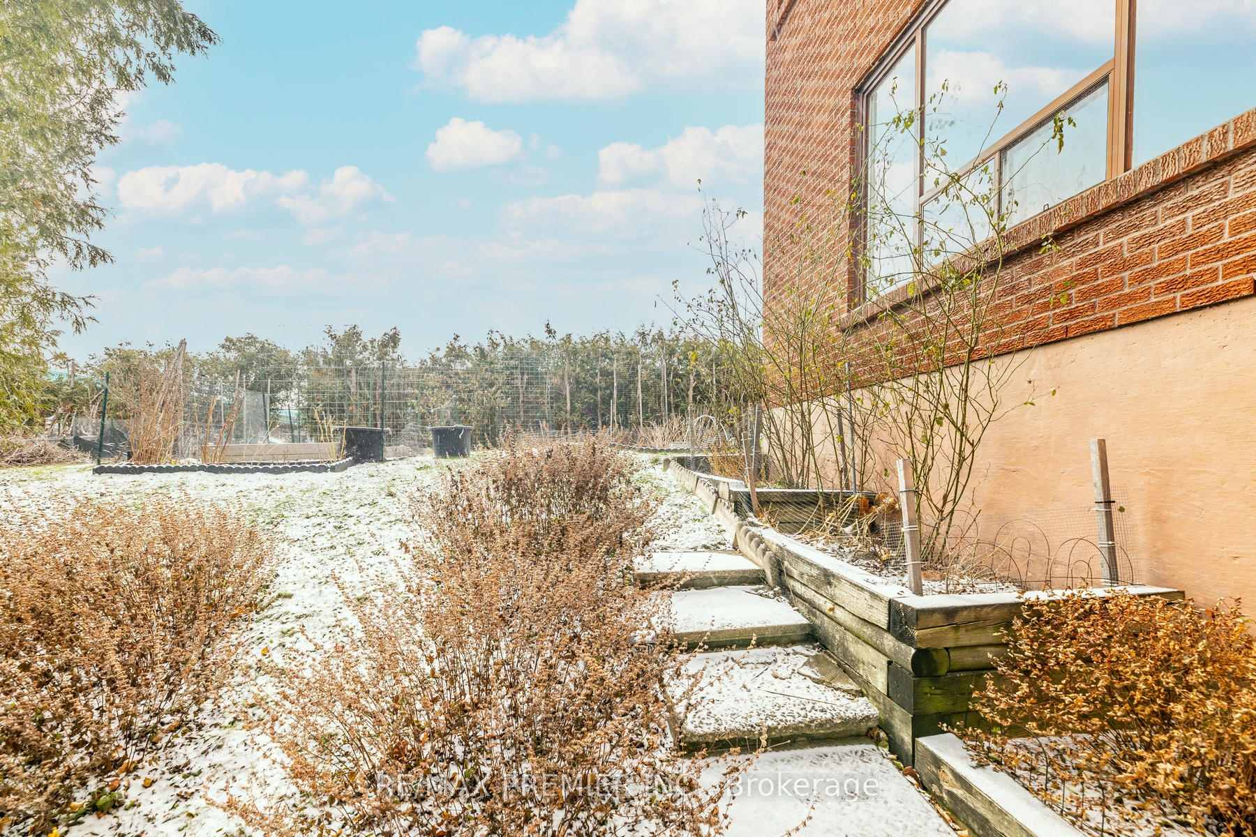 Photo 8 of Unit 43, 21A Thistle Down Boulevard, Etobicoke, Thistletown-Beaumonde Heights — HOMEH