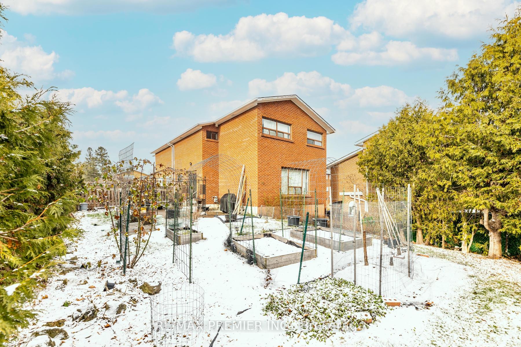 Photo 11 of Unit 43, 21A Thistle Down Boulevard, Etobicoke, Thistletown-Beaumonde Heights — HOMEH