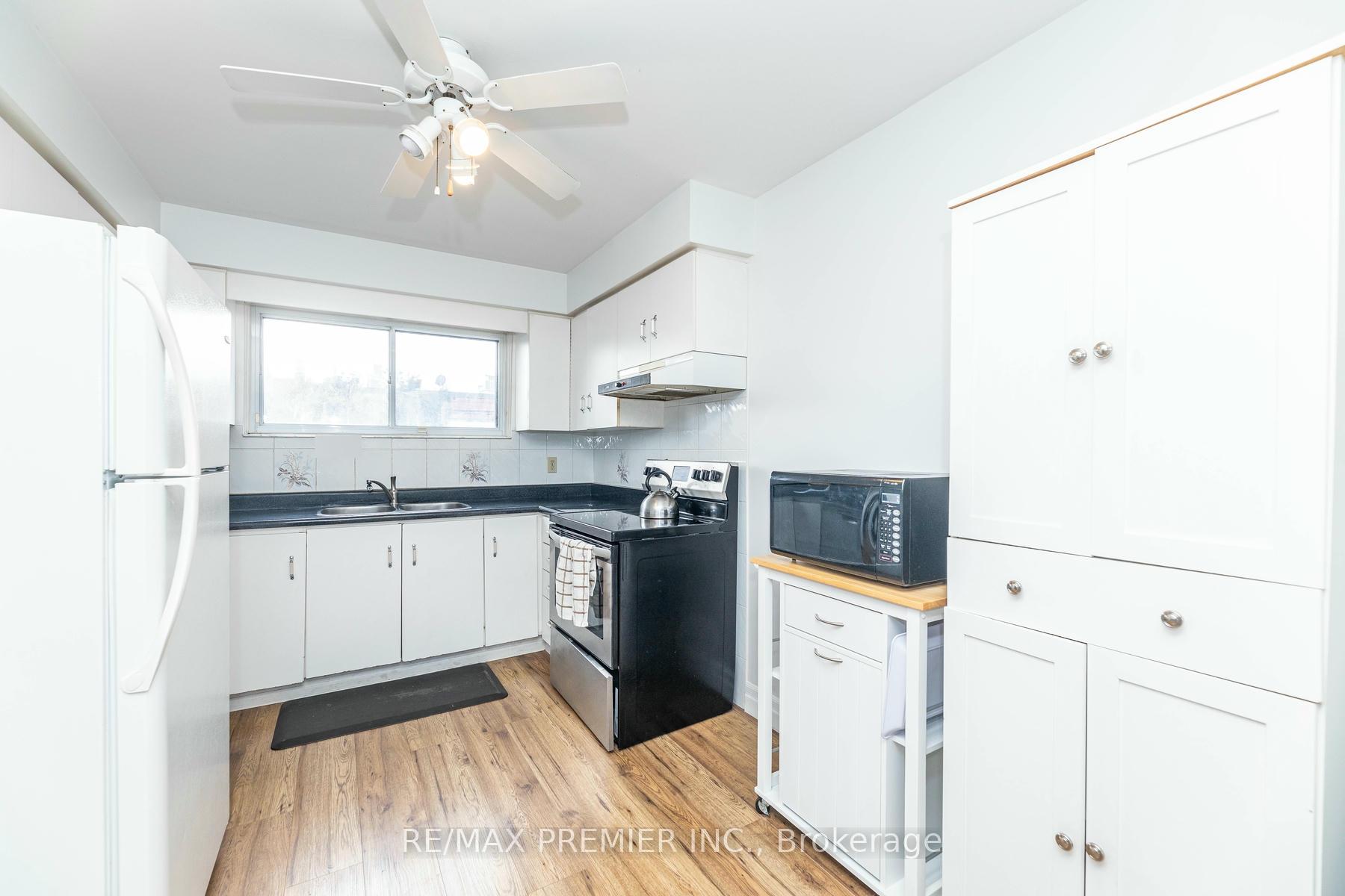 Photo 2 of Unit 43, 21A Thistle Down Boulevard, Etobicoke, Thistletown-Beaumonde Heights — HOMEH
