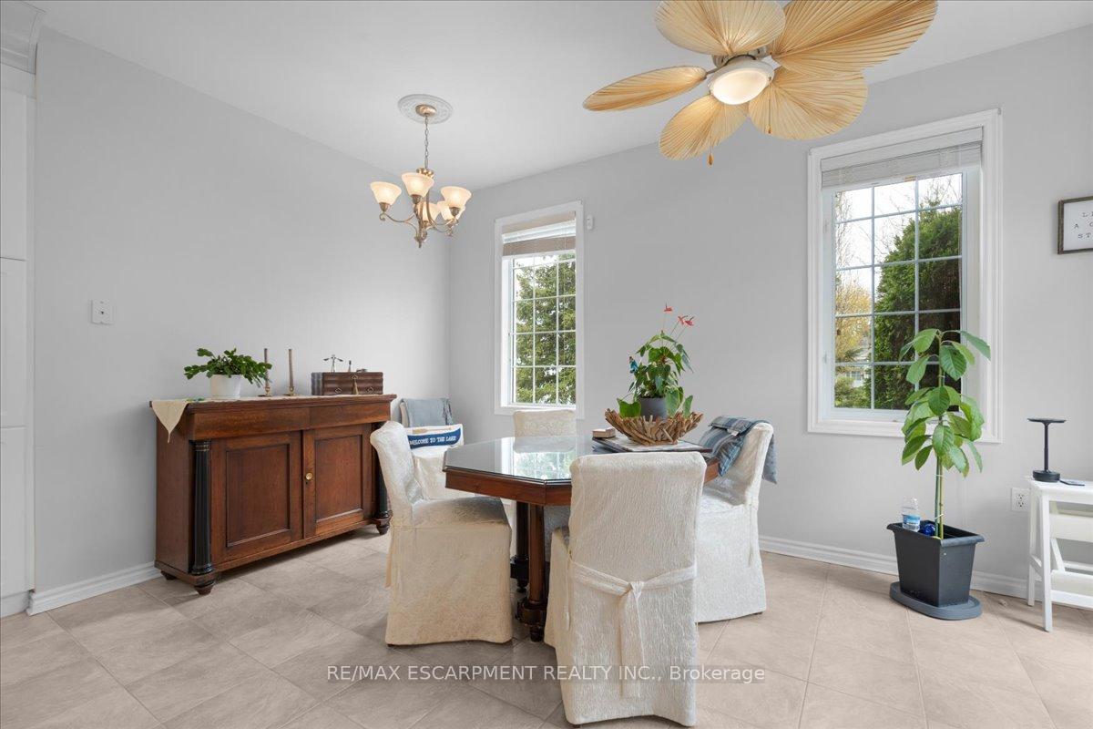 Photo 7 of 37 Silverbirch Boulevard, Hamilton, Rural Glanbrook — HOMEH