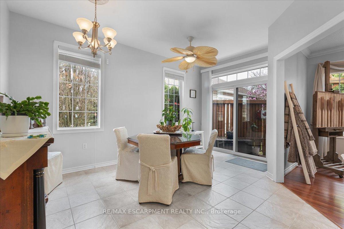 Photo 12 of 37 Silverbirch Boulevard, Hamilton, Rural Glanbrook — HOMEH