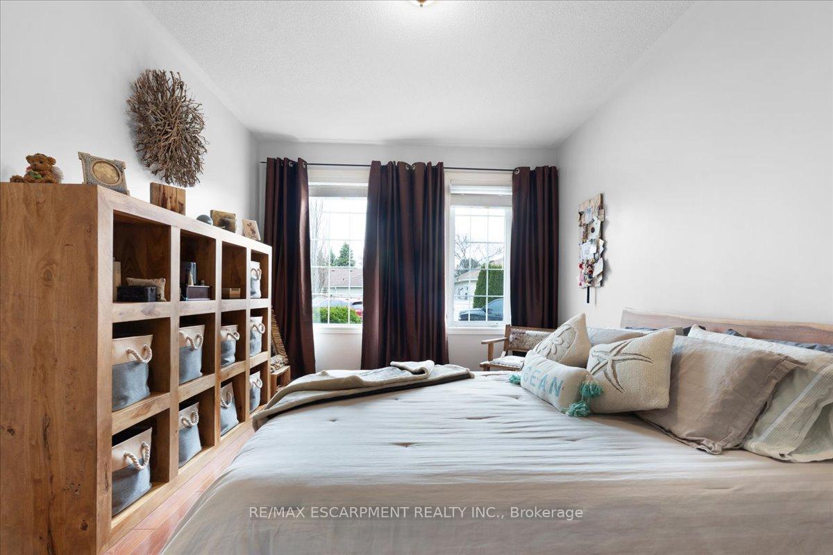 Photo 33 of 37 Silverbirch Boulevard, Hamilton, Rural Glanbrook — HOMEH