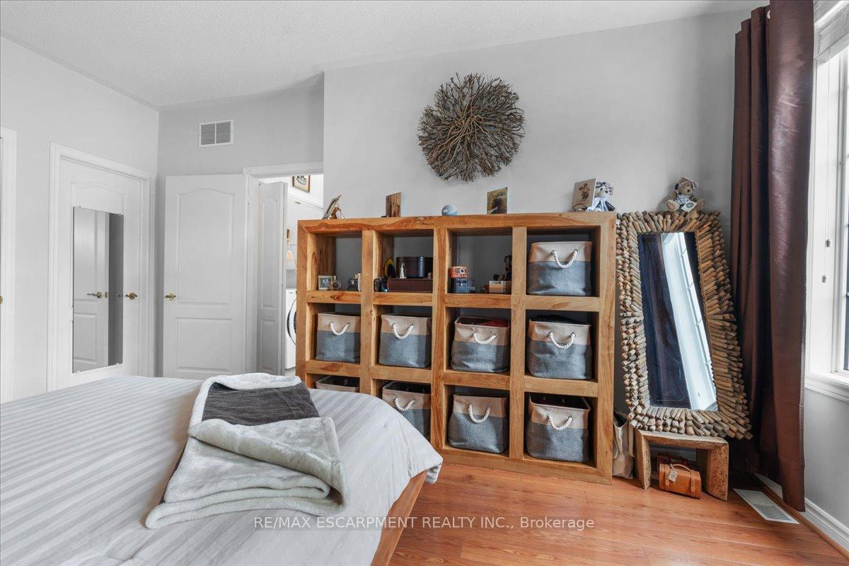 Photo 35 of 37 Silverbirch Boulevard, Hamilton, Rural Glanbrook — HOMEH