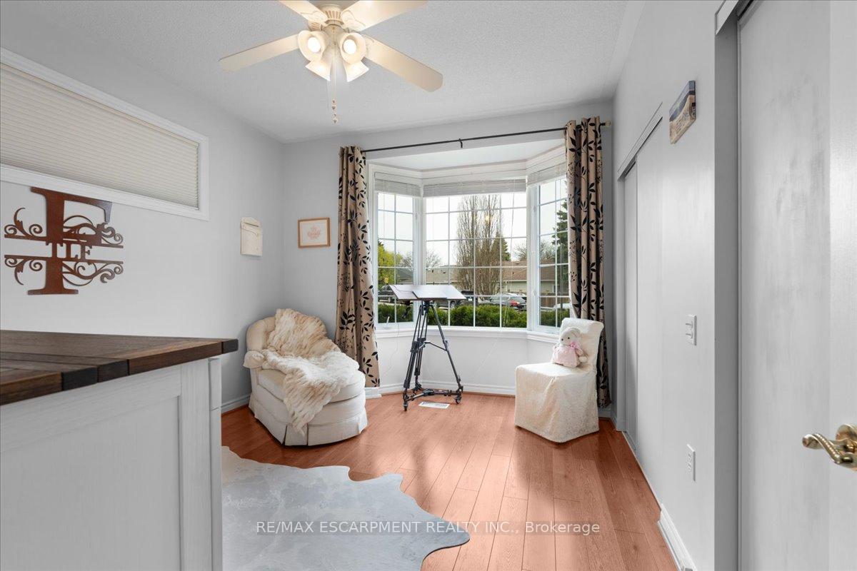 Photo 17 of 37 Silverbirch Boulevard, Hamilton, Rural Glanbrook — HOMEH