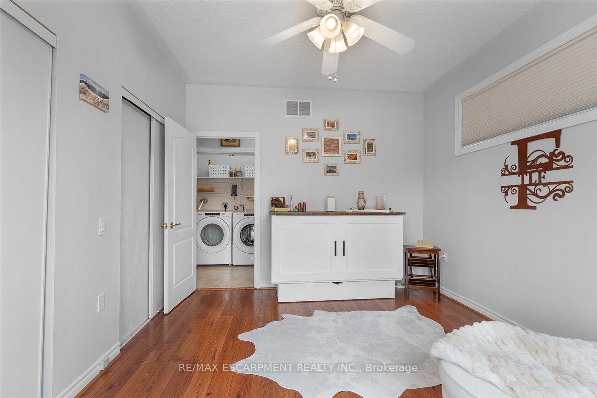 Photo 19 of 37 Silverbirch Boulevard, Hamilton, Rural Glanbrook — HOMEH