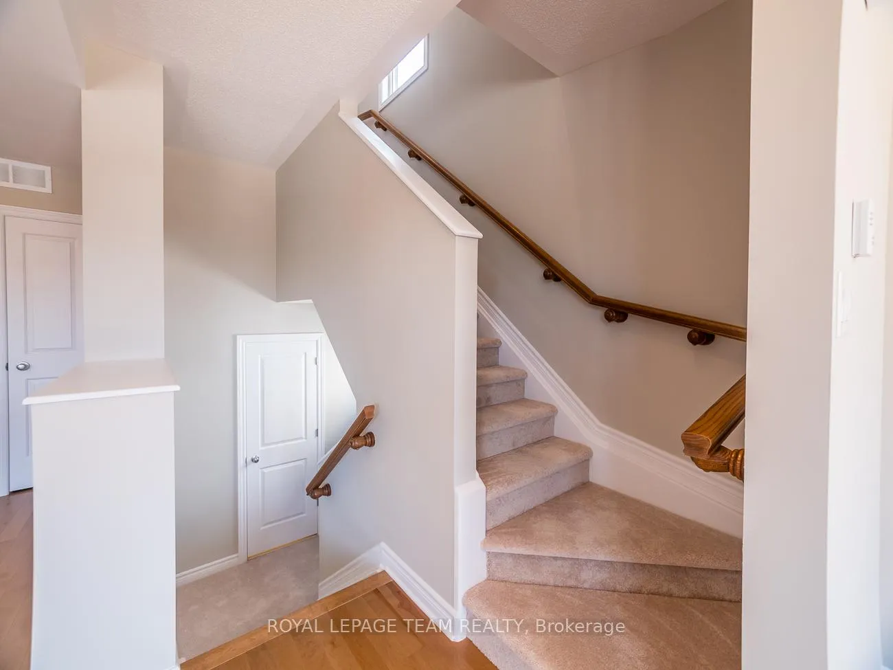 Photo 11 of 210 Halyard Way, Ottawa, Kanata - Kanata Lakes/Heritage Hills — HOMEH