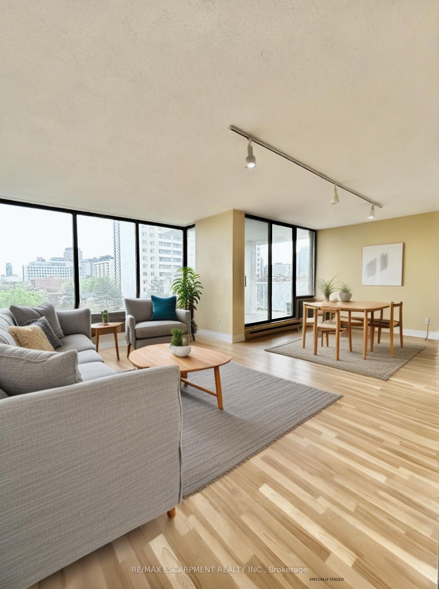 Front of Unit 603, 75 Queen Street N