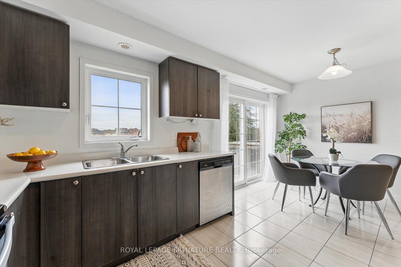 Photo 9 of Unit 30, 2504 Bromus Path, Oshawa, Windfields — HOMEH