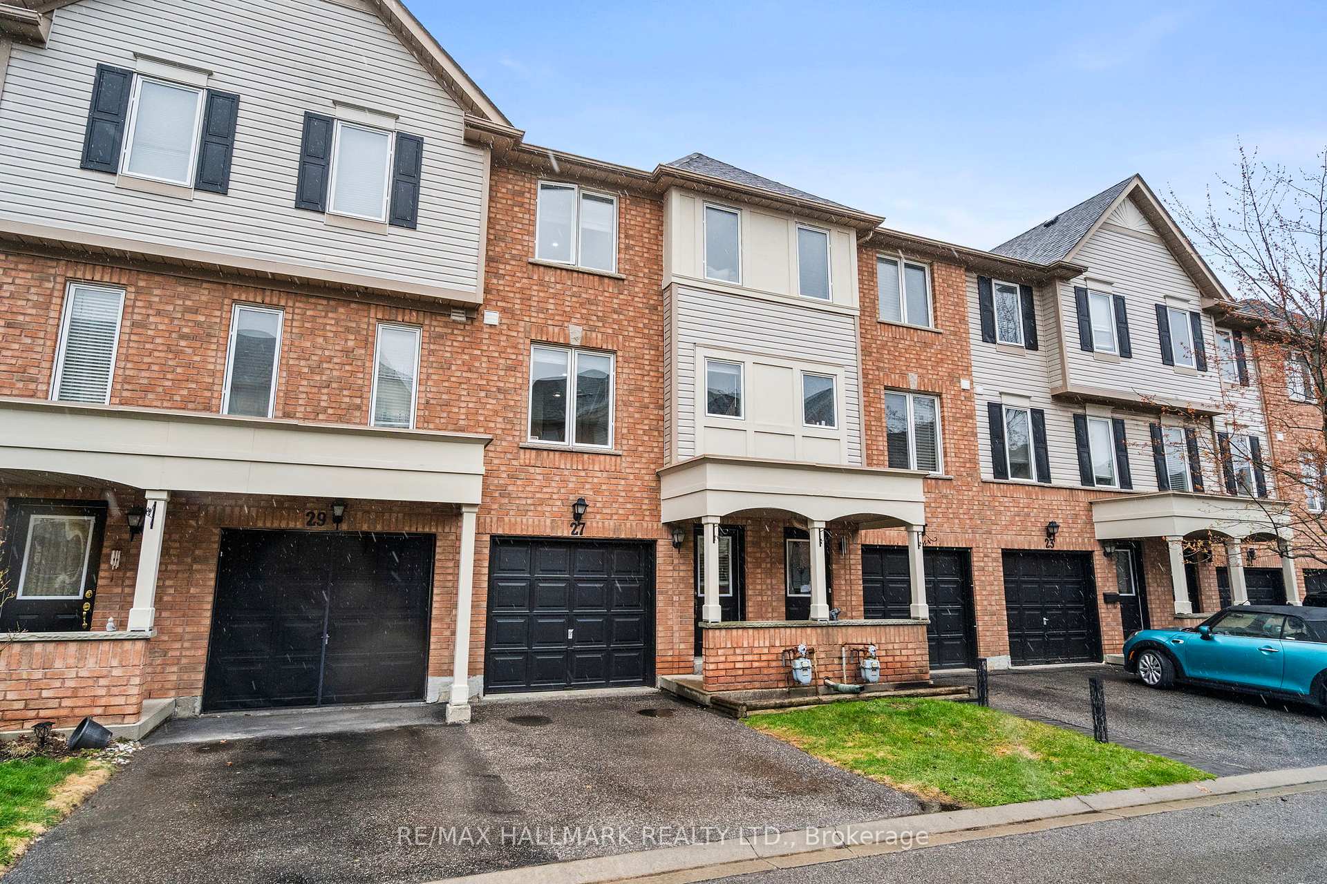 Photo 16 of 27 McGonigal Lane, Ajax, Central — HOMEH