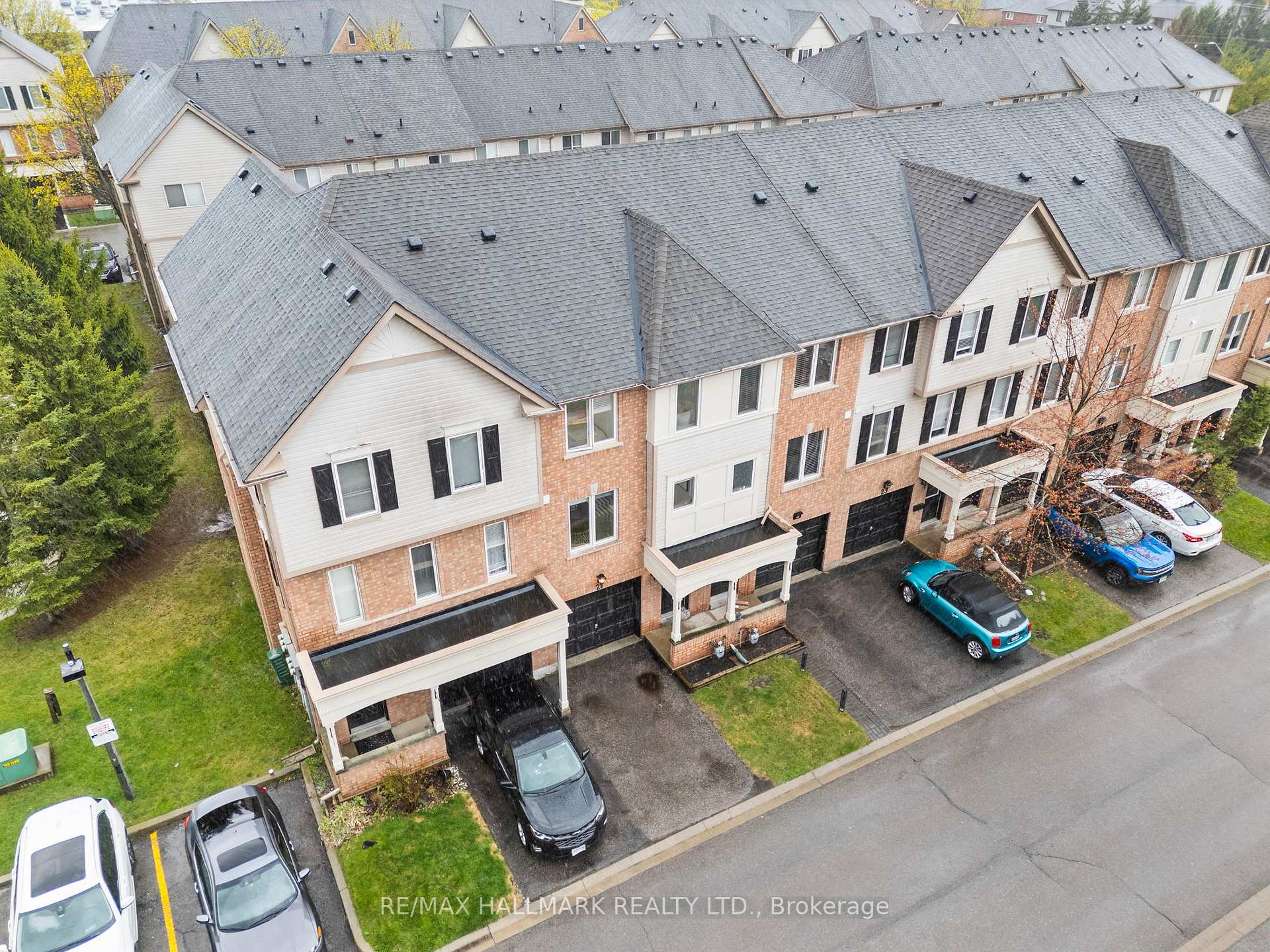 Photo 25 of 27 McGonigal Lane, Ajax, Central — HOMEH