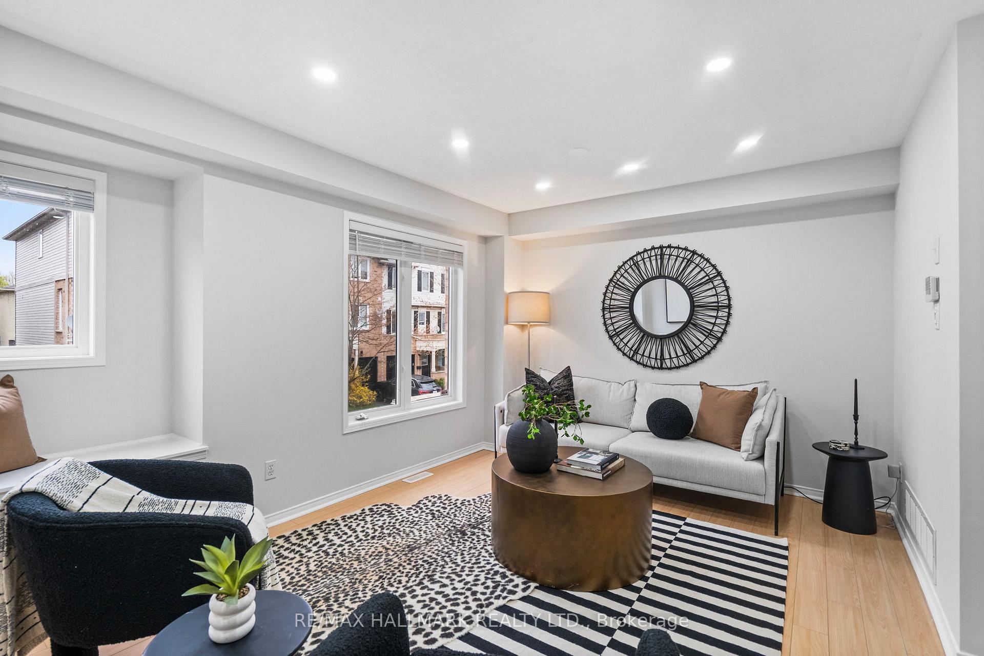 Photo 8 of 27 McGonigal Lane, Ajax, Central — HOMEH
