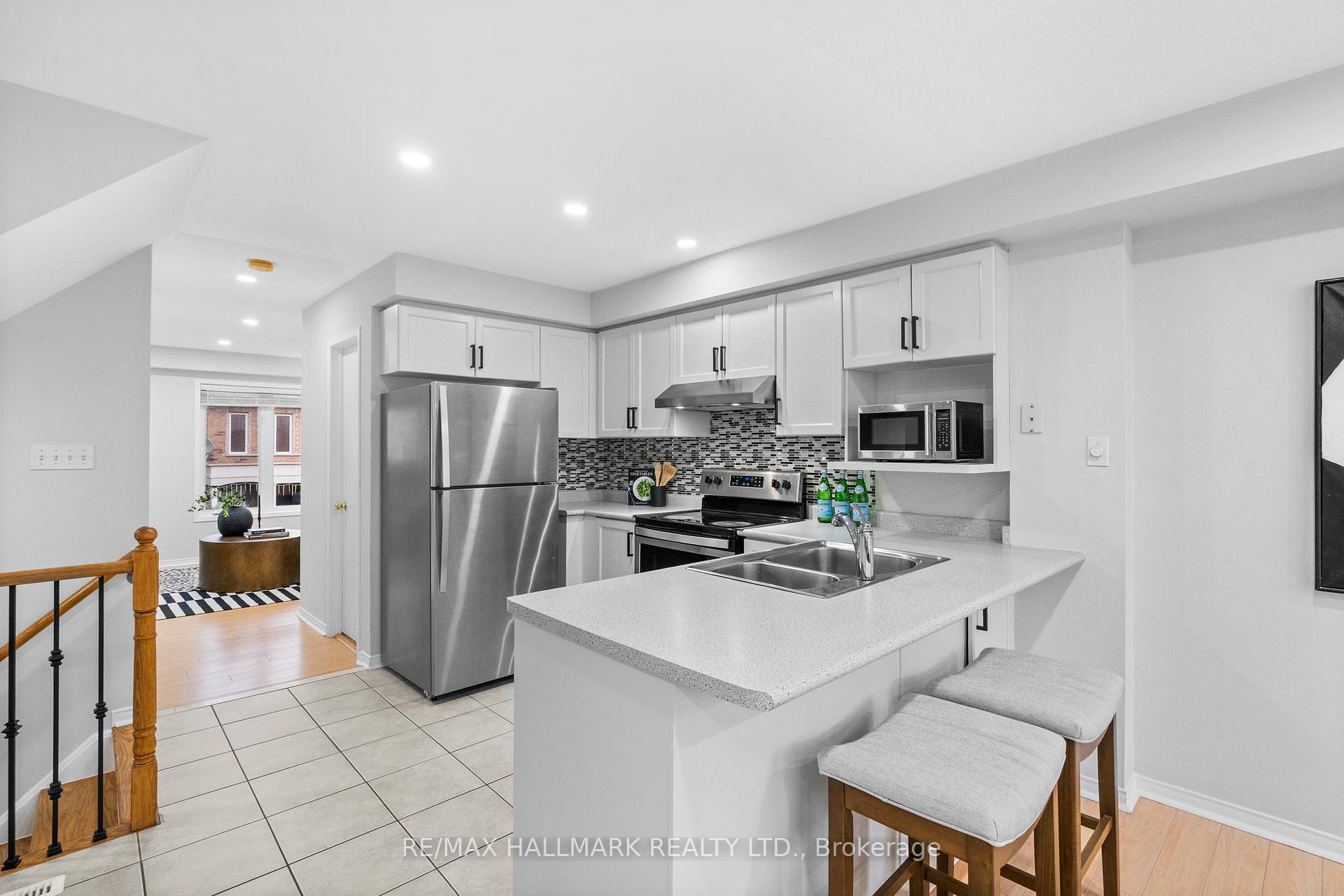 Photo 47 of 27 McGonigal Lane, Ajax, Central — HOMEH