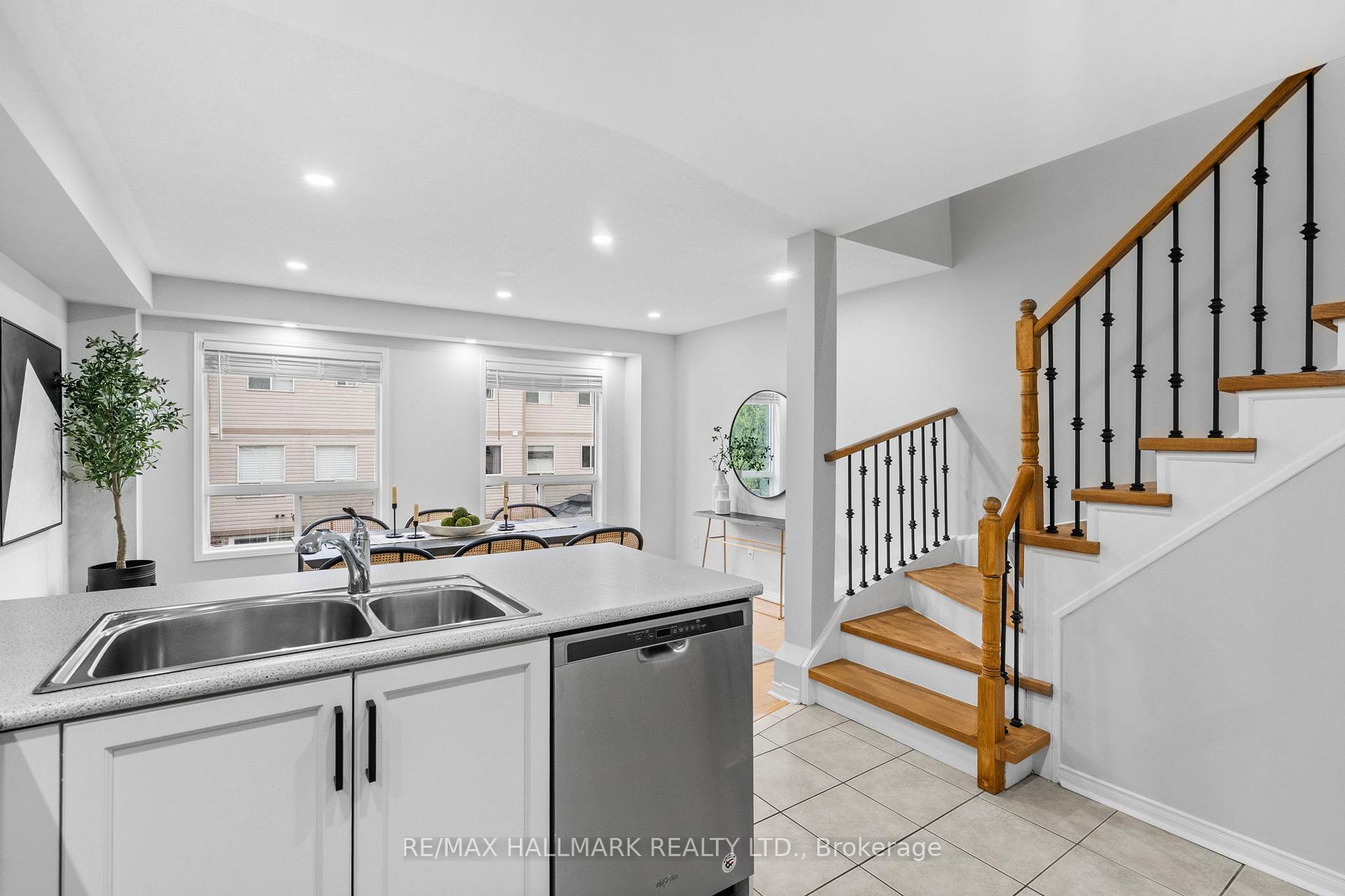 Photo 7 of 27 McGonigal Lane, Ajax, Central — HOMEH