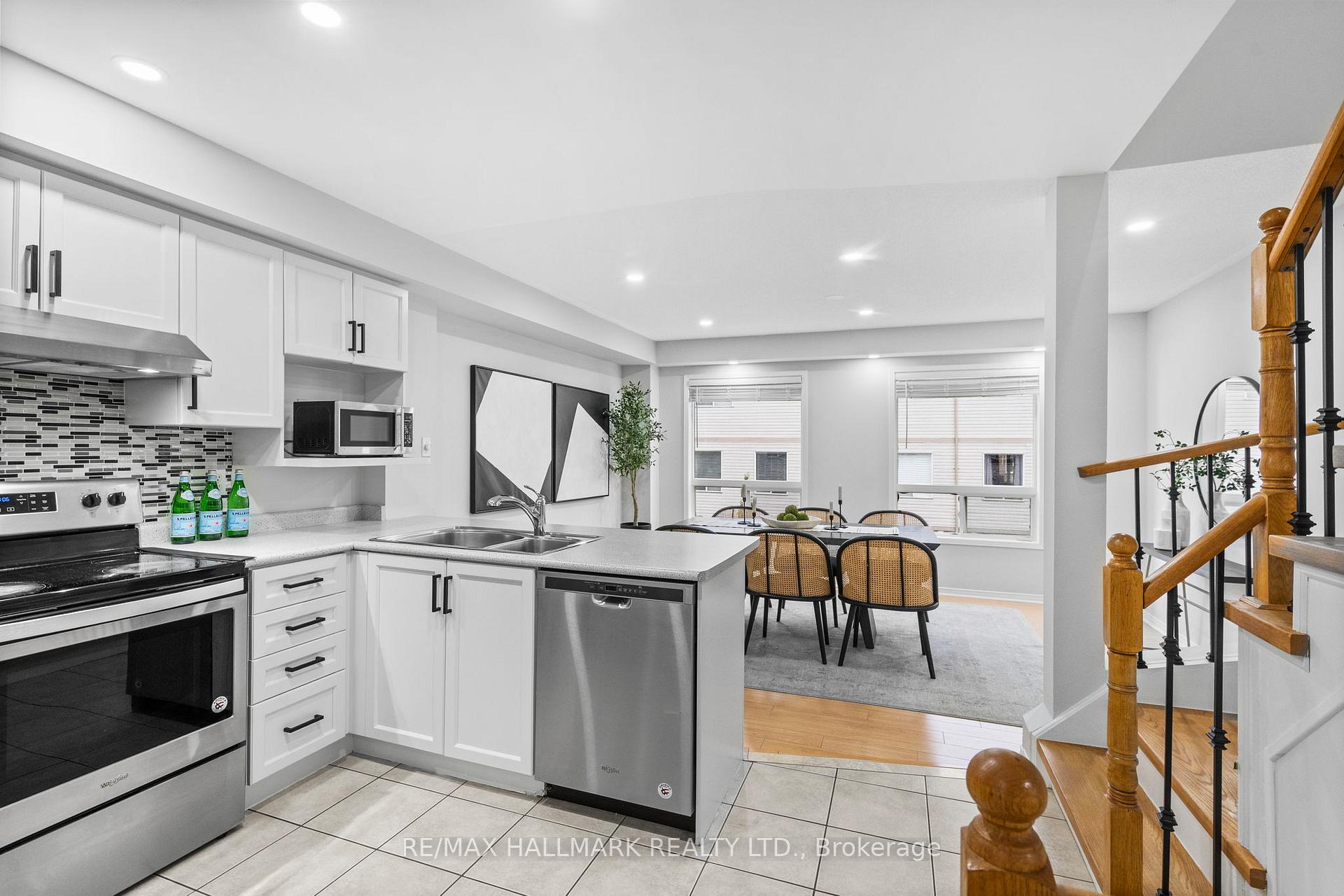 Photo 12 of 27 McGonigal Lane, Ajax, Central — HOMEH