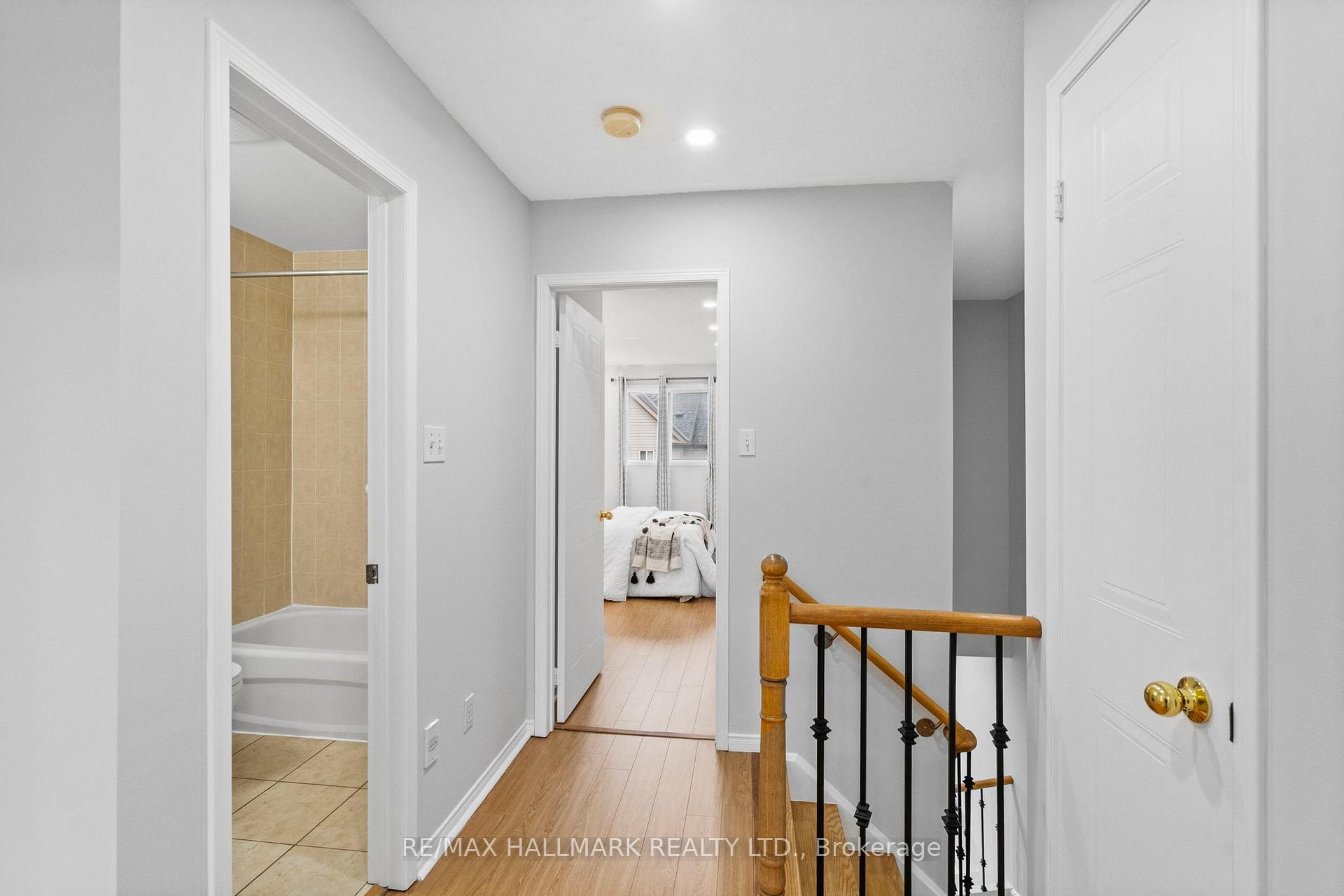 Photo 18 of 27 McGonigal Lane, Ajax, Central — HOMEH