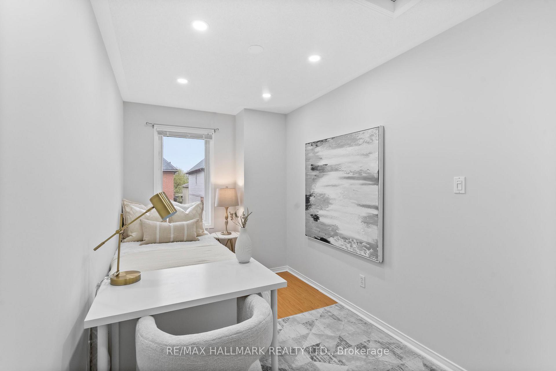 Photo 13 of 27 McGonigal Lane, Ajax, Central — HOMEH